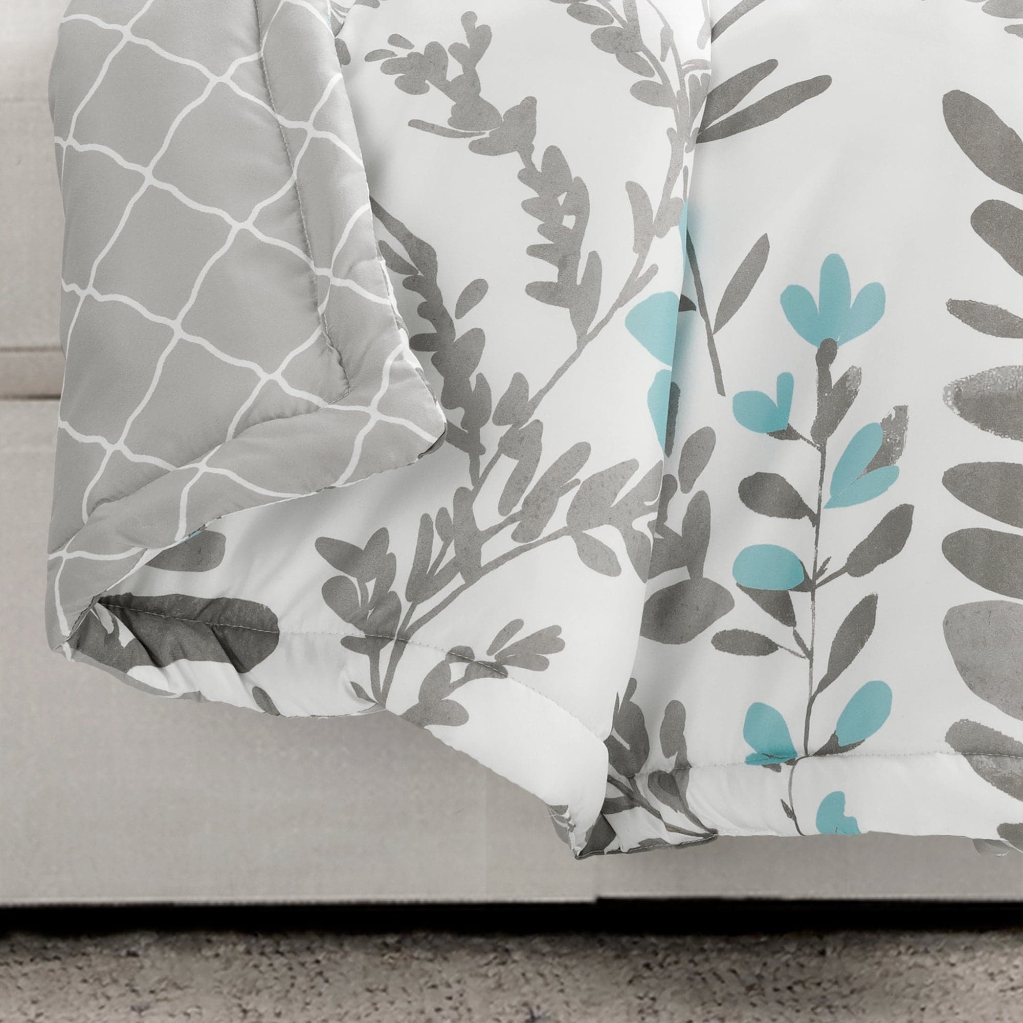 Reversible Aprile Throw Blanket - Soft & Cozy Double-Sided Design for Couch, Bed, or Sofa - Perfect for Home Decor, Gifts, and All Seasons Use
