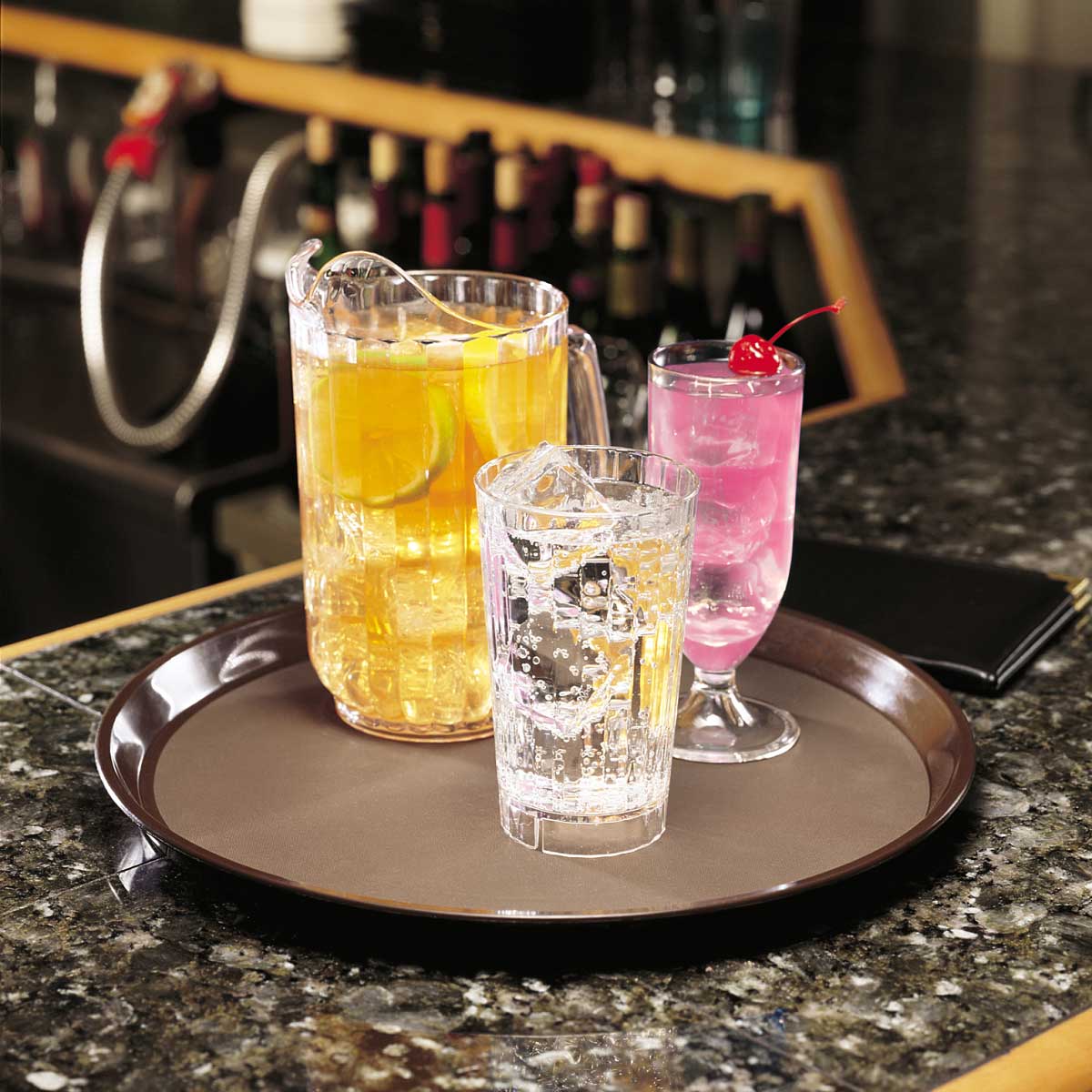 Cambro P480CW135 CamView 48 oz Clear Plastic Pitcher - Perfect for Restaurants, Cafes, and Home Kitchen Use - Durable Food-Grade Container for Beverages, Iced Tea, Lemonade, and More
