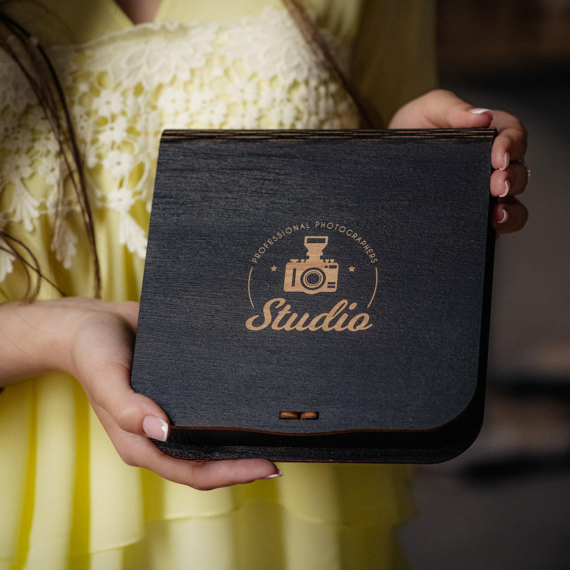 Personalized Wooden Wedding Photo Box with USB Drive - Custom Keepsake Gift for Couples, Anniversary Memory Box Holds 5x7