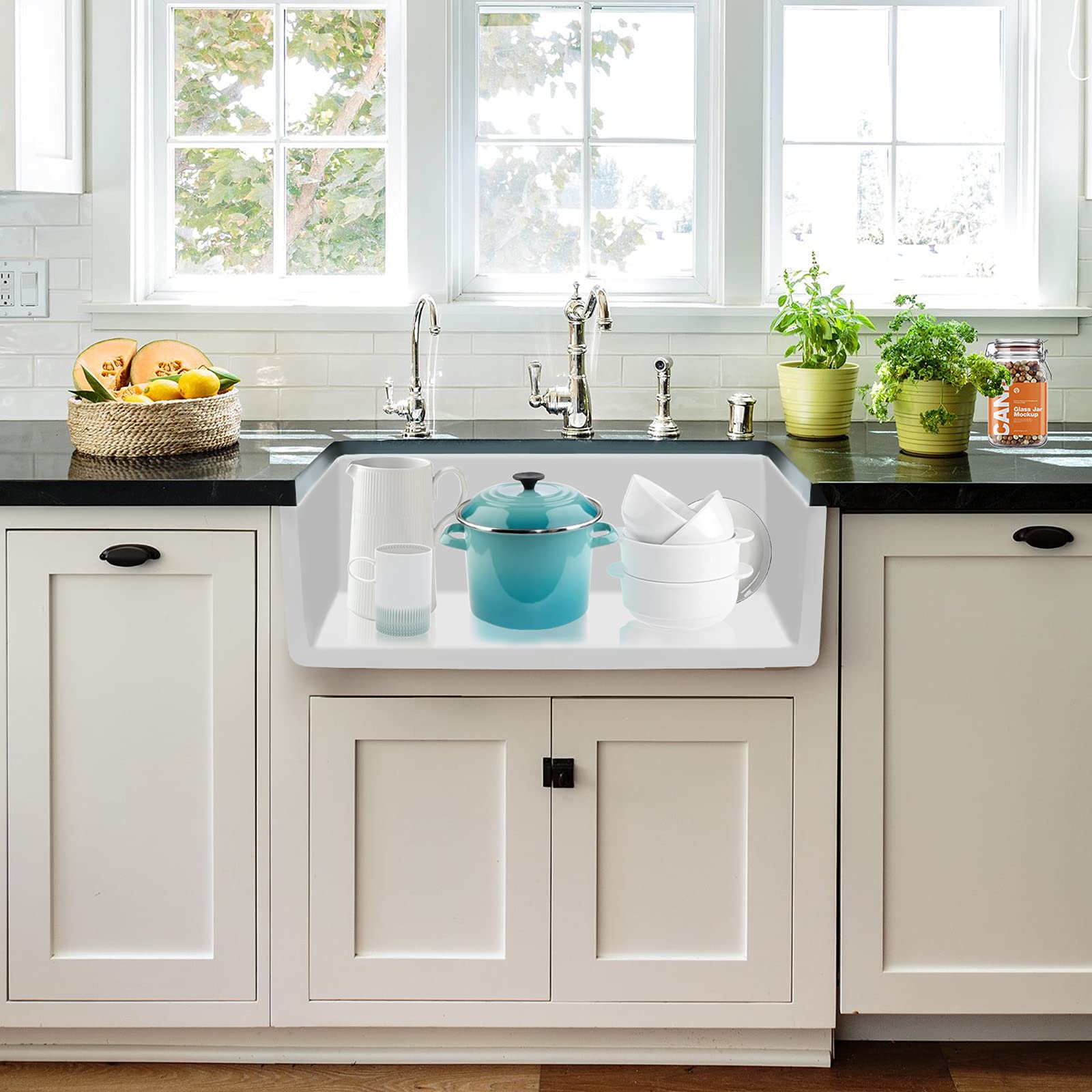33 Inch White Farmhouse Sink - CELAENO Single Bowl Ceramic Apron-Front Kitchen Sink, Porcelain Farm Sink with Strainer & Protective Bottom Grid - Perfect for Rustic Kitchens, Farmhouse Renovations & Country Style Homes