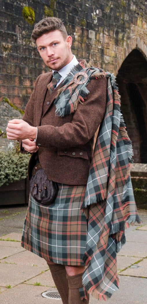 Stylish Tartan Plaid Scarf - Classic Scottish Pattern for Men & Women - Perfect for Winter Fashion, Office Wear & Outdoor Activities