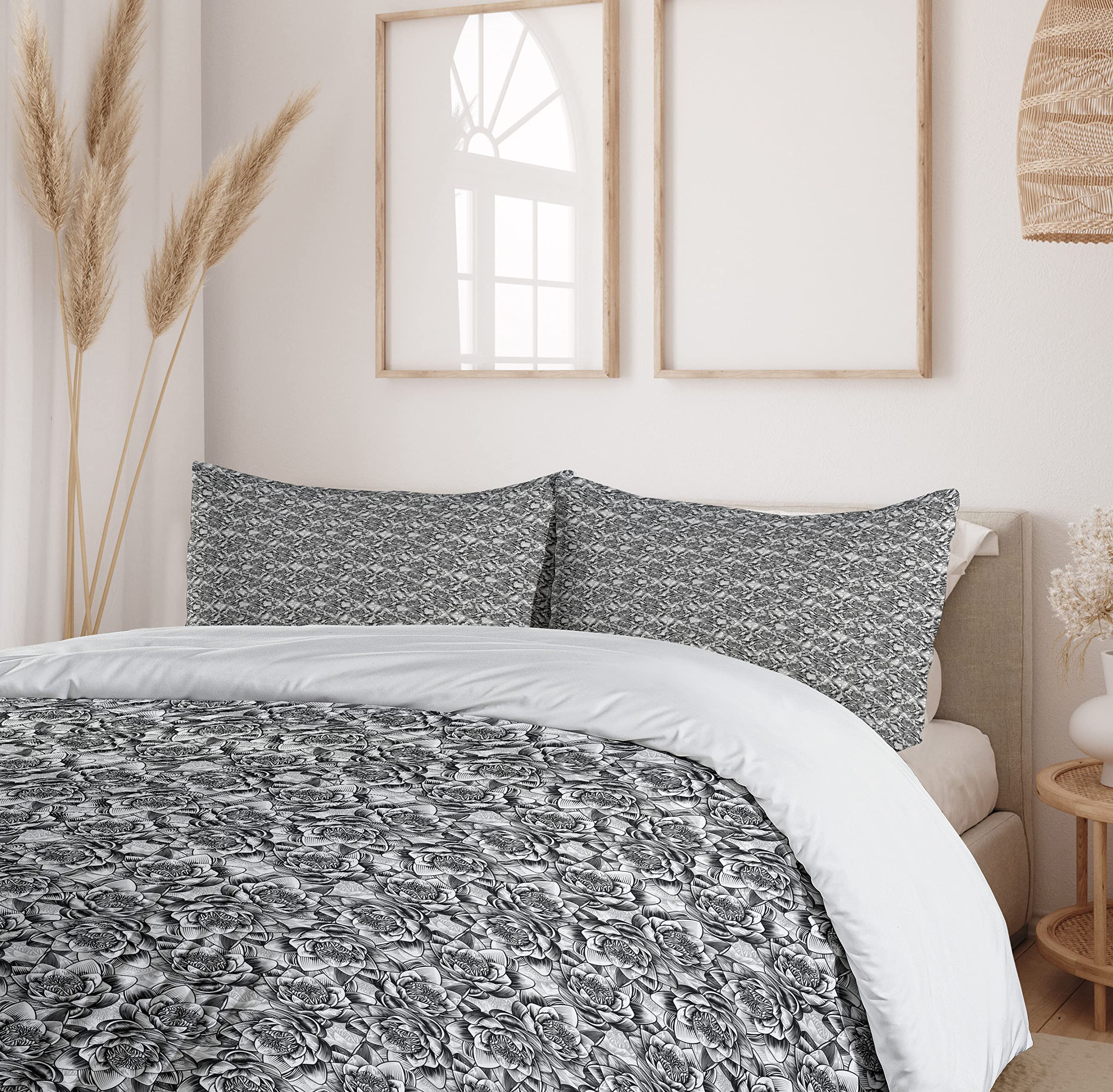 Ambesonne Floral Duvet Cover Set - Monochrome Water Lilies Design Sketch Style, 3-Piece King Size Bedding Set with 2 Pillow Shams, Black and White | Perfect for Modern Bedroom Decor, Guest Room, and Water Lily Themed Interiors