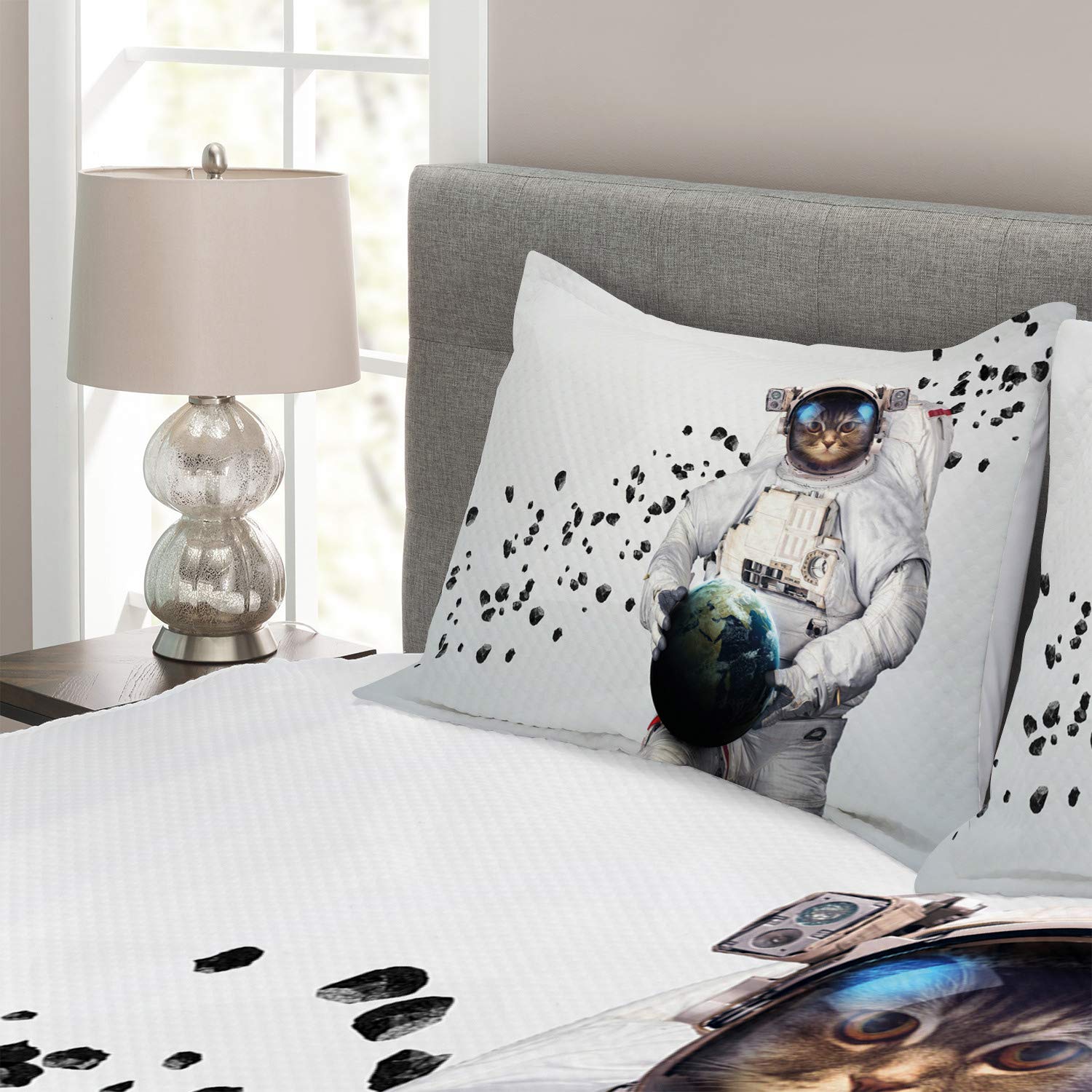 Ambesonne Space Cat Bedspread Set - Astronaut Kitten in Space Suit Holding Planet with Galaxy Design, 3-Piece King Size Bedding Set with 2 Pillow Shams (White, Black & Blue) for Kids Room, Dorm Decor or Space-Themed Bedroom