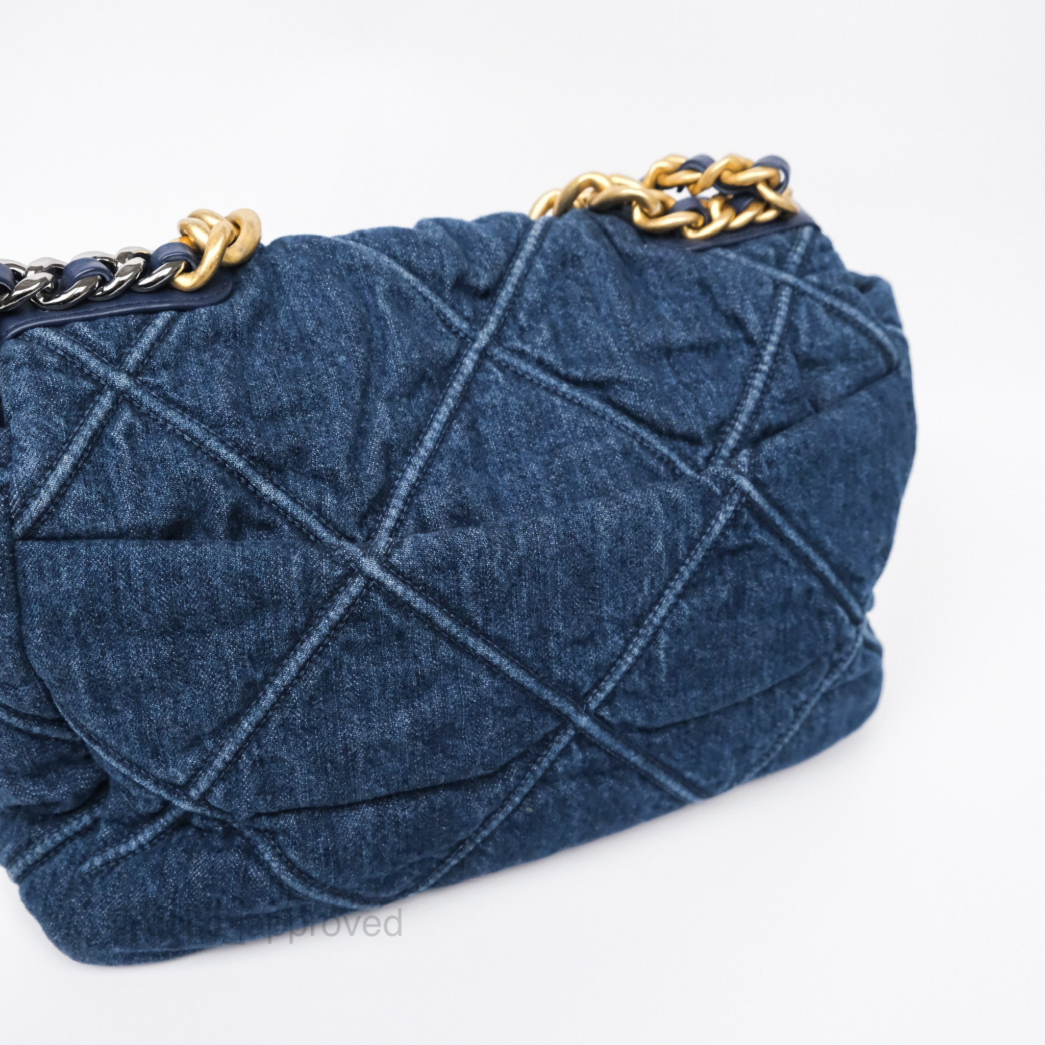 Chanel 19 Medium Flap Bag in Dark Denim with Mixed Hardware - Luxury Designer Handbag for Women, Perfect for Everyday Use & Special Occasions