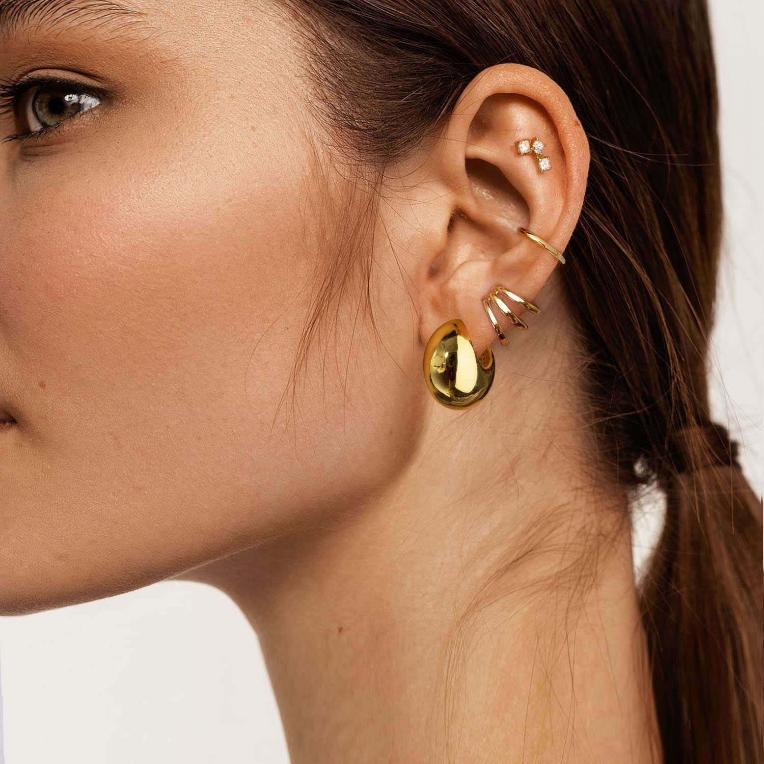 Chunky Gold Hoop Earrings for Women - Lightweight 18K Real Gold Plated Drop Hoops, Hypoallergenic Trendy Jewelry - Perfect for Everyday Wear, Parties & Gifts