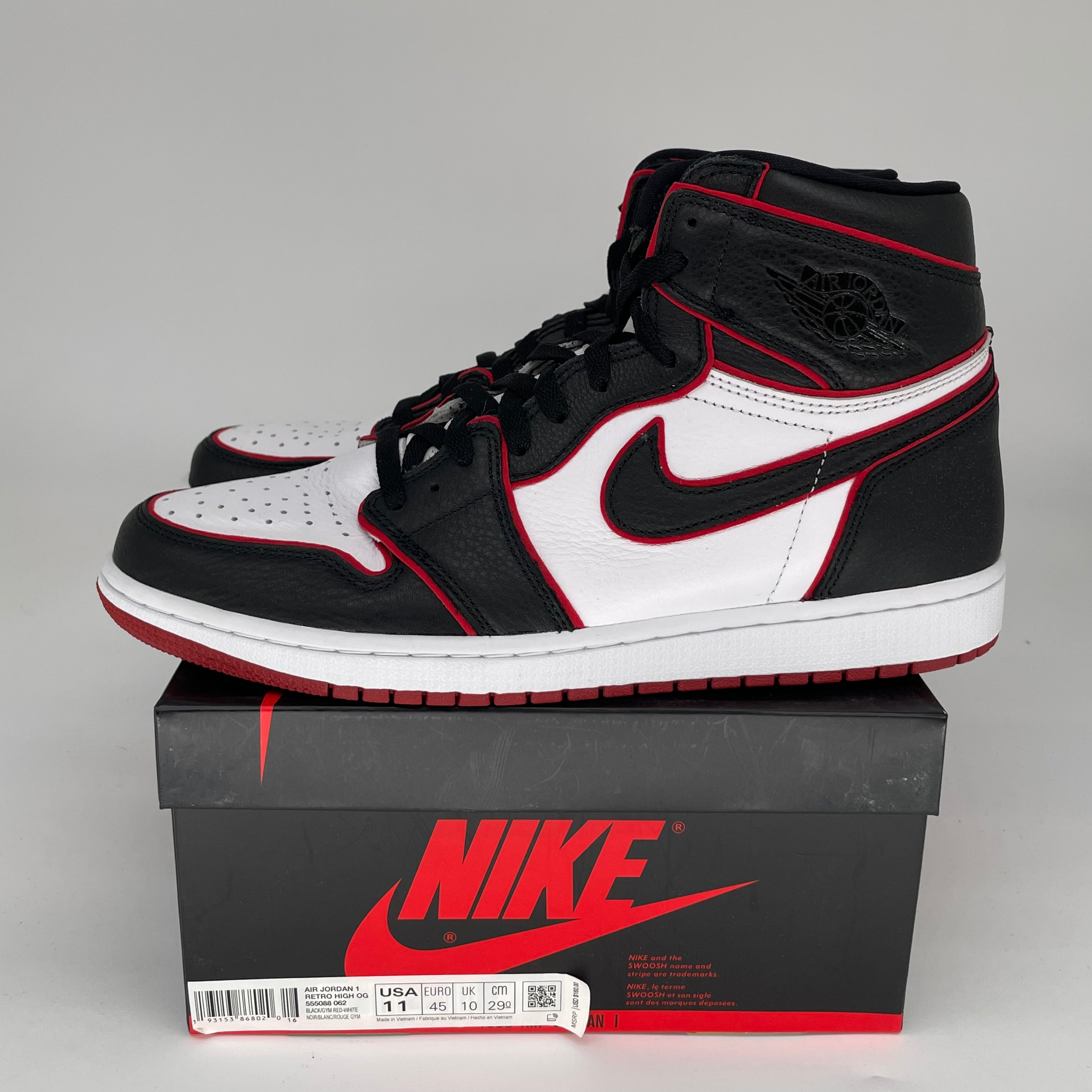 AIR JORDAN 1 BLOODLINE Men's Basketball Shoes Size 11 - 555088-062 | Retro High OG Sneakers for Streetwear & Casual Outfits