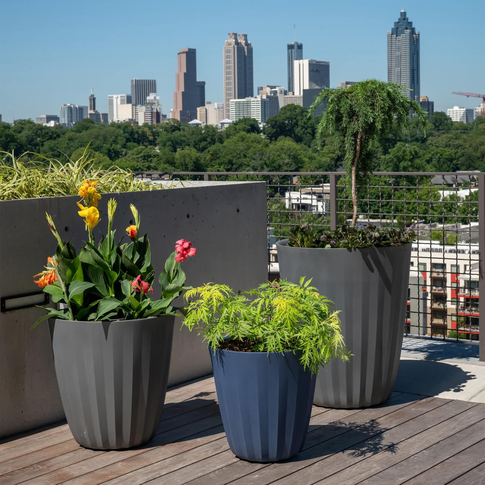 Premium Crescent Garden Pleat Planter - 27