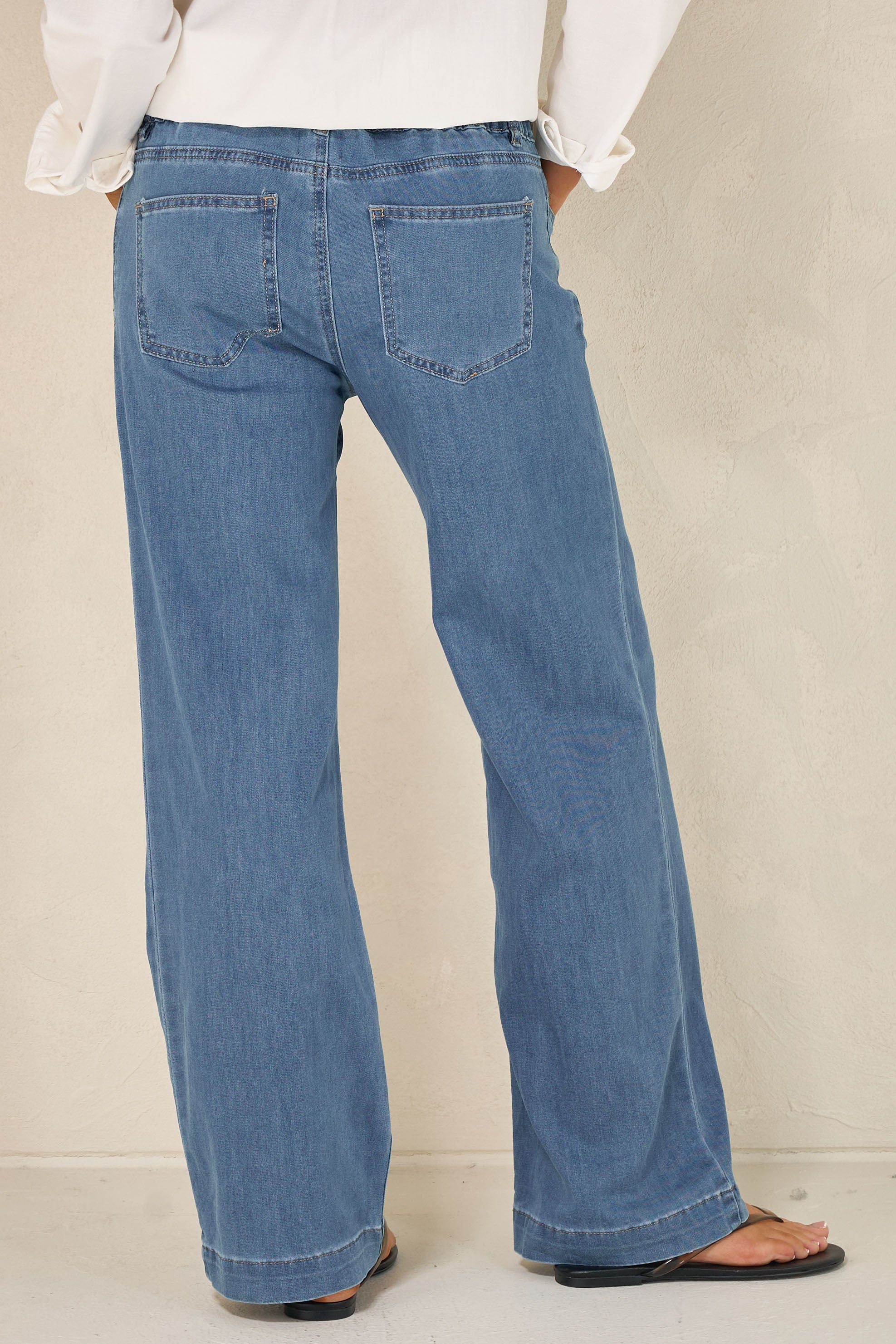 Stylish Women's High Waist Wide Leg Jeans in Blue - Perfect for Casual Outfits & Everyday Comfort