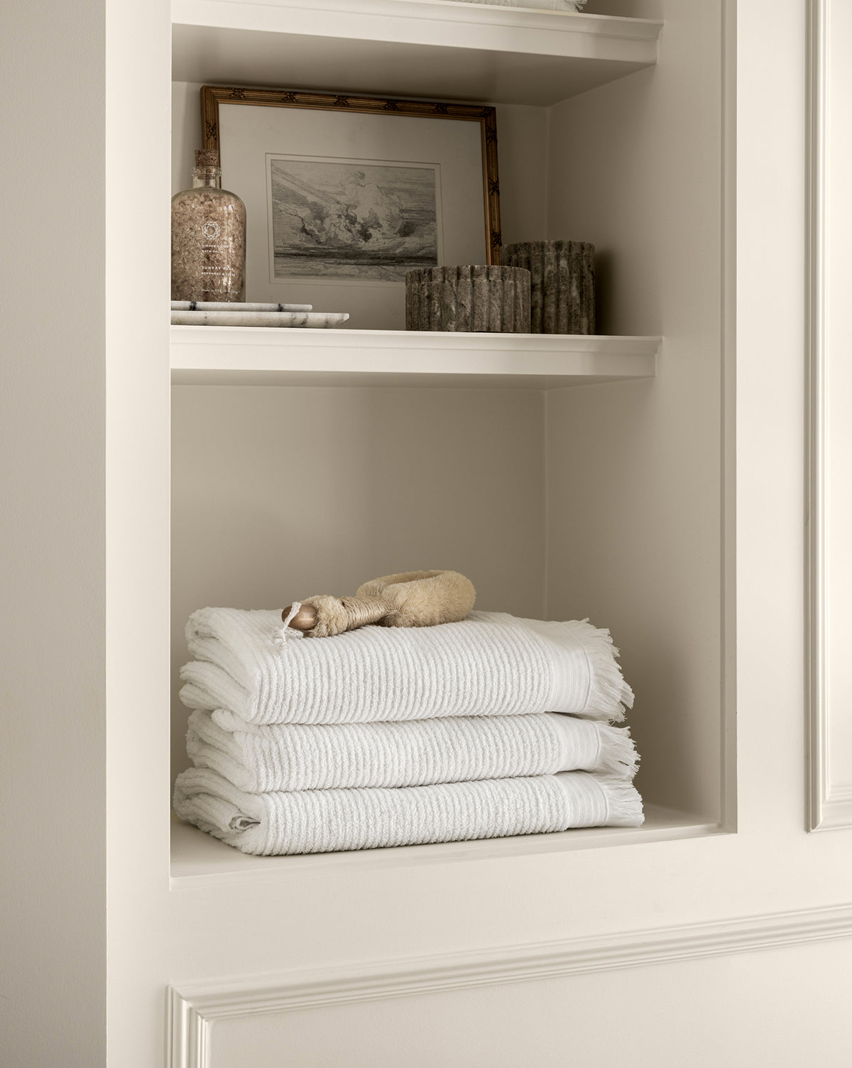 Ethereal Clouds - Soft and Lightweight Women's Loungewear Set for Relaxing at Home or Yoga Sessions