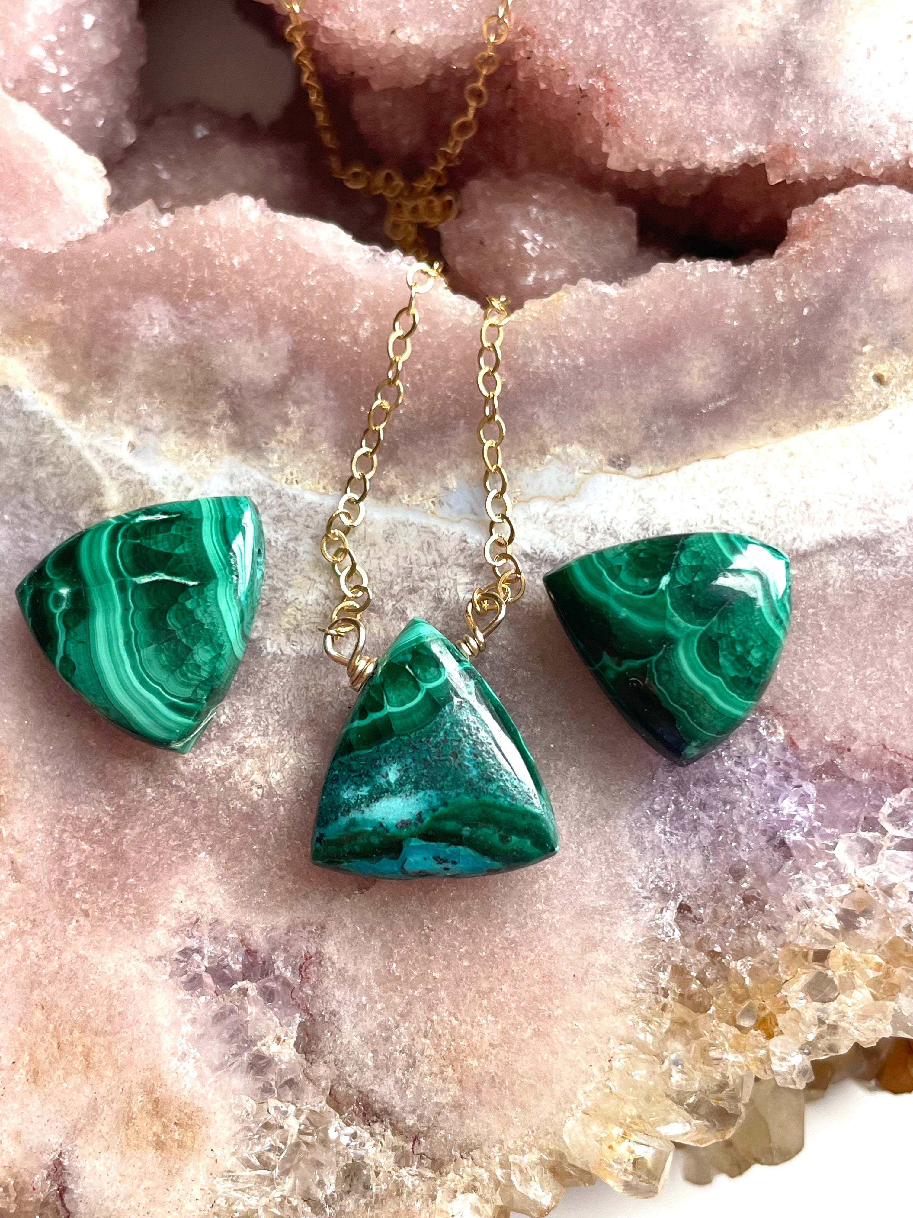 Natural Malachite Pendant Necklace for Women - Handmade Green Gemstone Jewelry - Perfect for Gifts, Meditation & Spiritual Healing