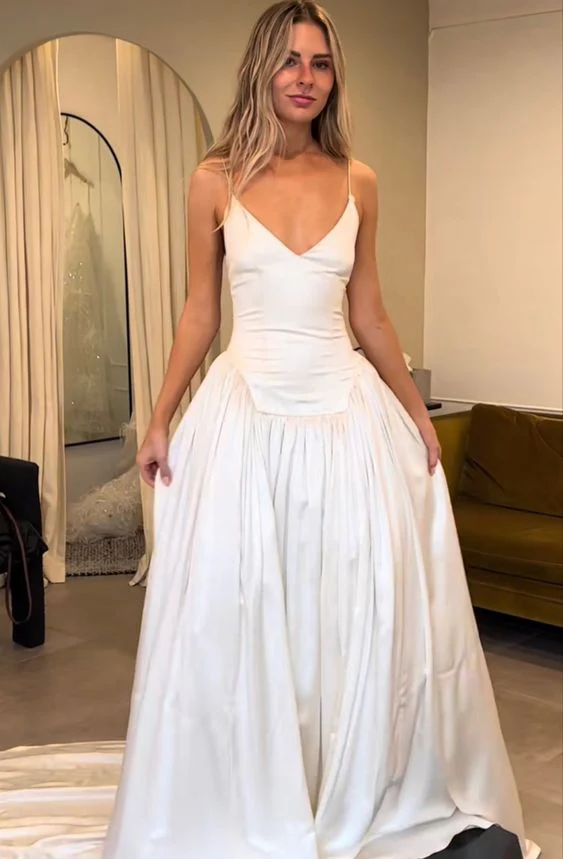 Elegant A-Line White Wedding Dress with V-Neck & Long Train - Perfect for Bridal Ceremonies & Formal Events | Style J4179