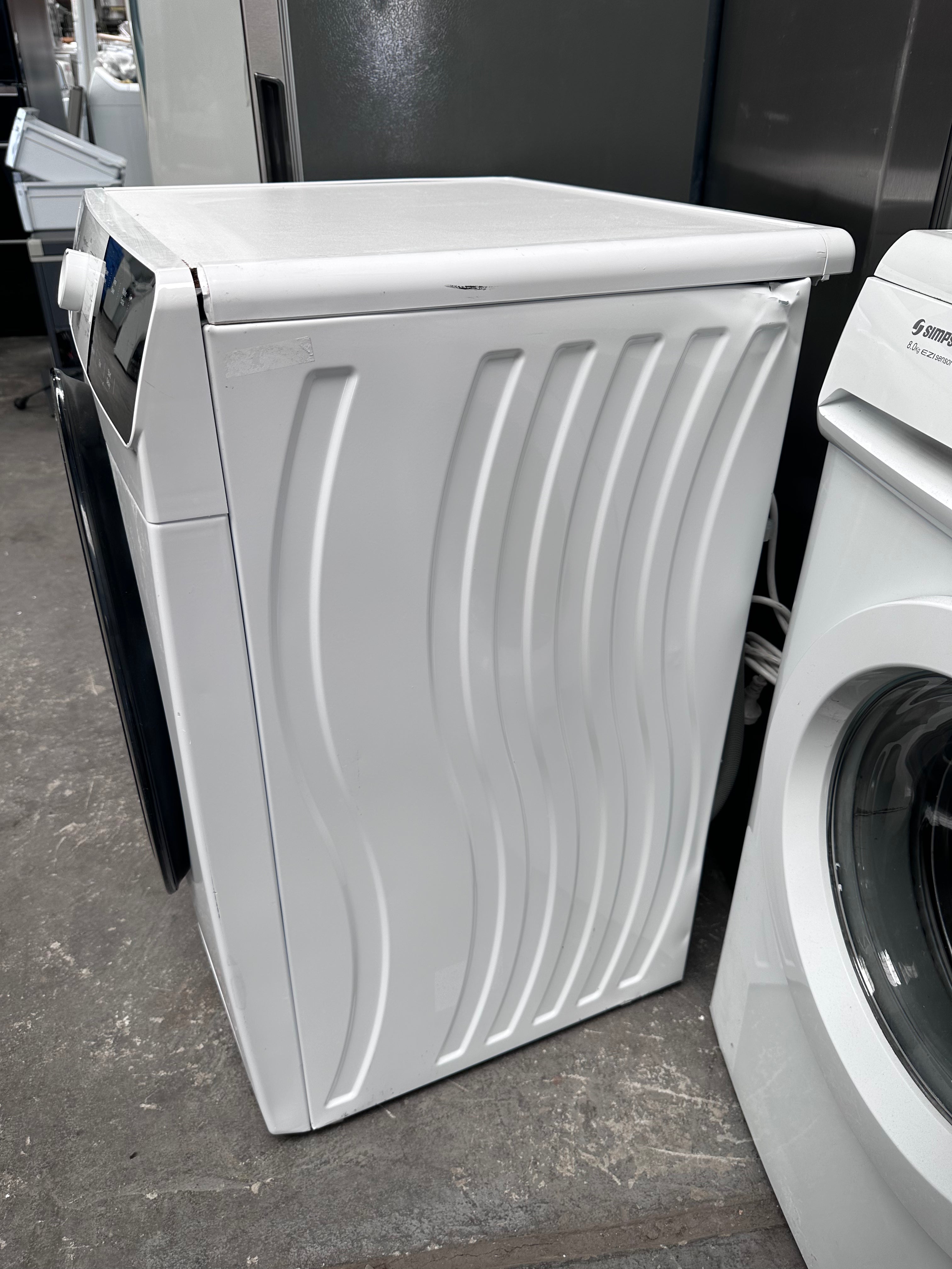 Hisense 8kg Front Load Washing Machine with PureStream Technology - Certified Refurbished for Home & Laundry Room Use