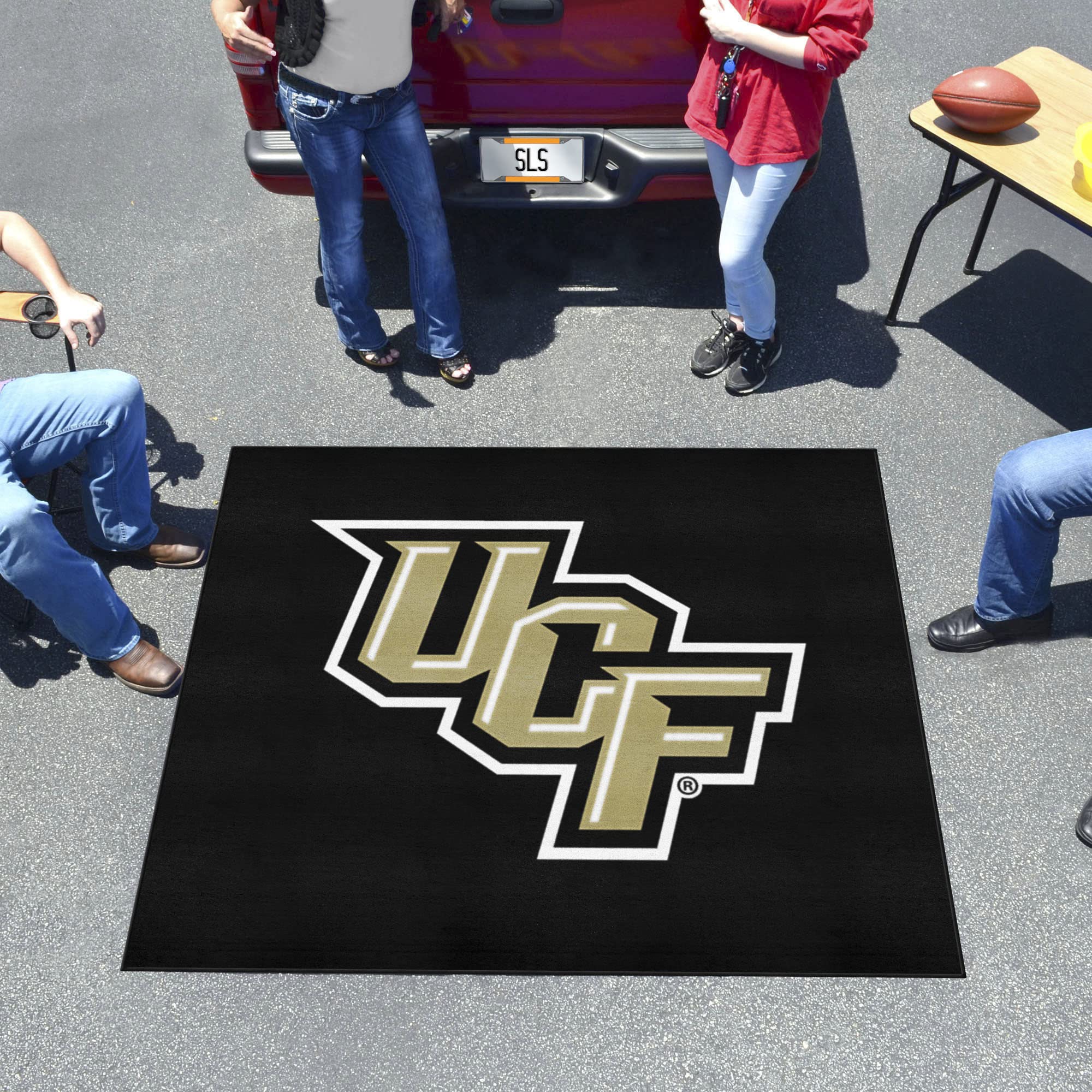 FANMATS 4216 Central Florida Knights Tailgater Rug - 5ft x 6ft College Football Fan Mat for Game Day Decor, Dorm Room & Tailgating Parties - Perfect for Living Room, Man Cave & Outdoor Events