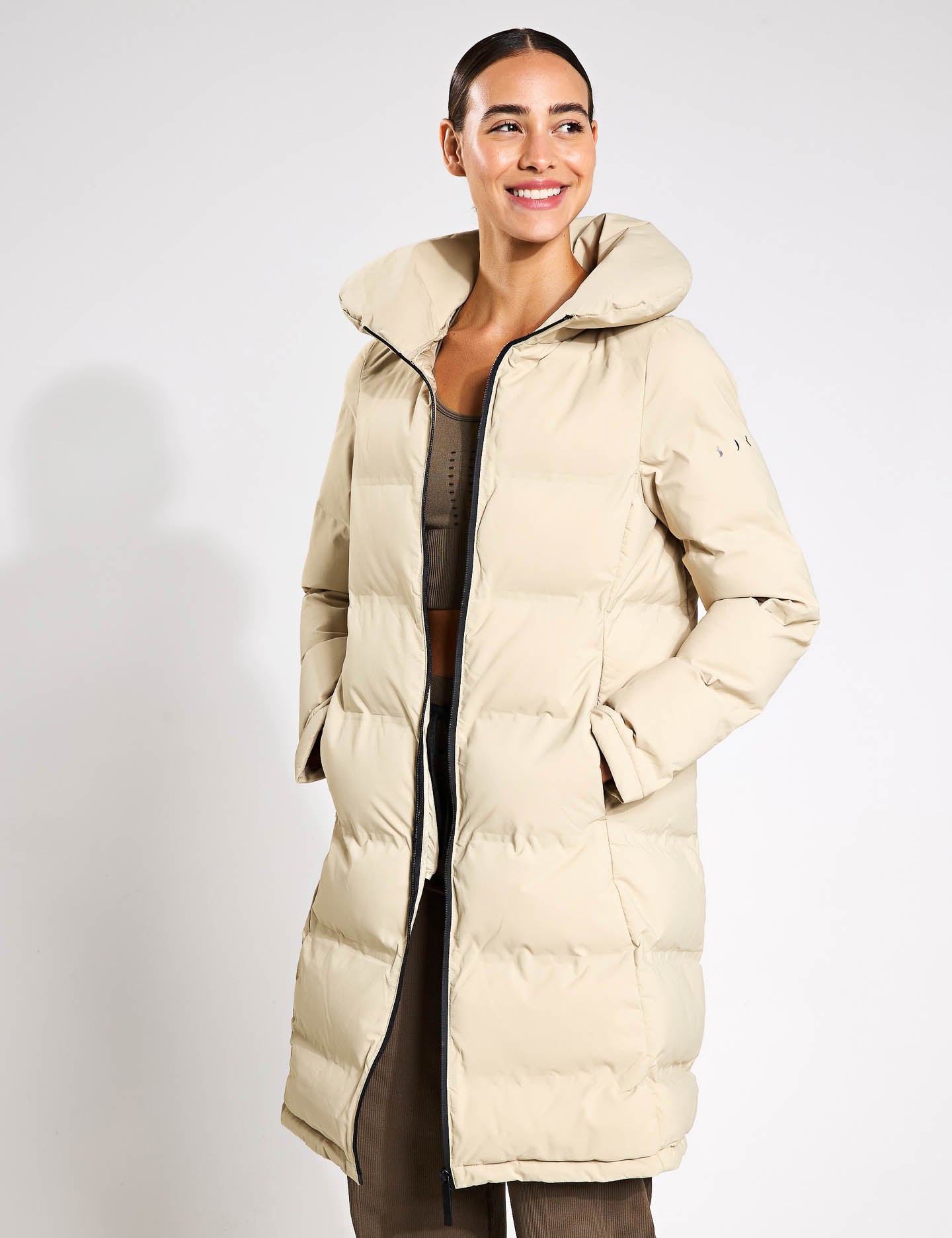 Stylish Stone Coat Jacket for Men & Women - Trendy Outerwear for Fall & Winter Fashion