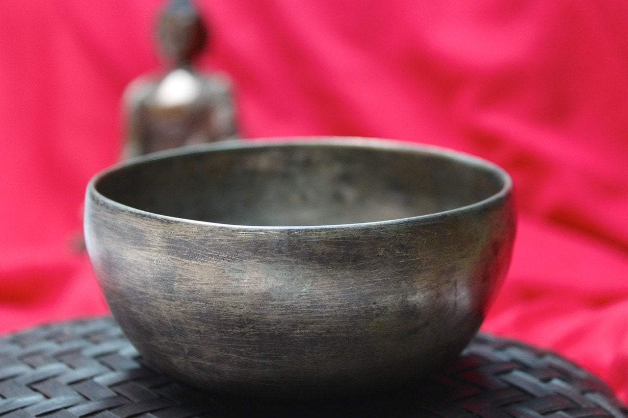 4.5 Inch Third Eye Chakra 461Hz Singing Bowl - Meditation, Yoga & Sound Healing Therapy Tool for Spiritual Awakening & Relaxation