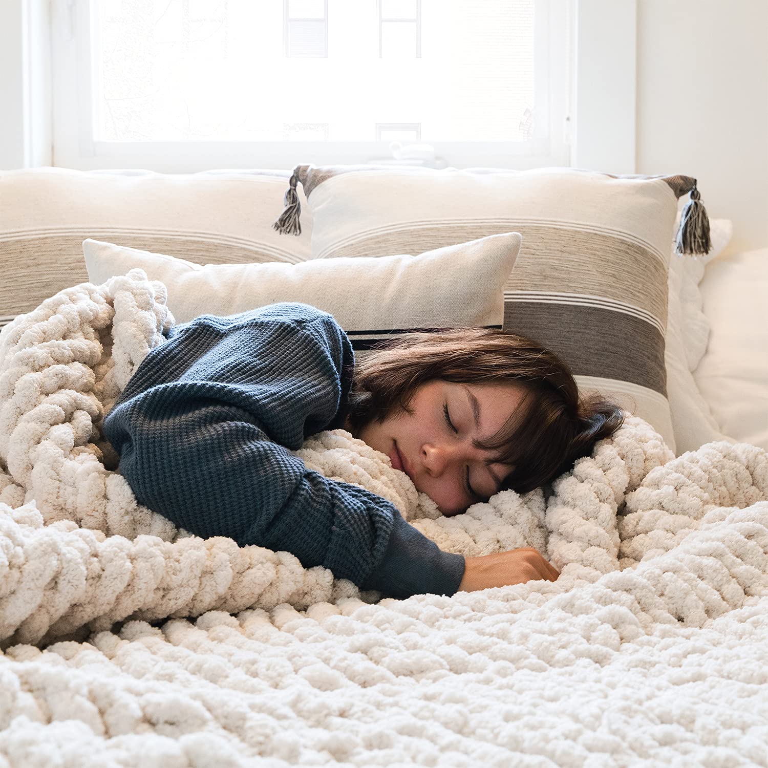 Handmade Chunky Knit Blanket - Soft & Cozy Cable Knit Throw for Sofa, Bed, or Home Decor - Beige 40''x80'' (Fits Twin Size & Three-Seater Sofa) - Perfect for Winter Snuggling, Living Room Lounging & Gift Giving