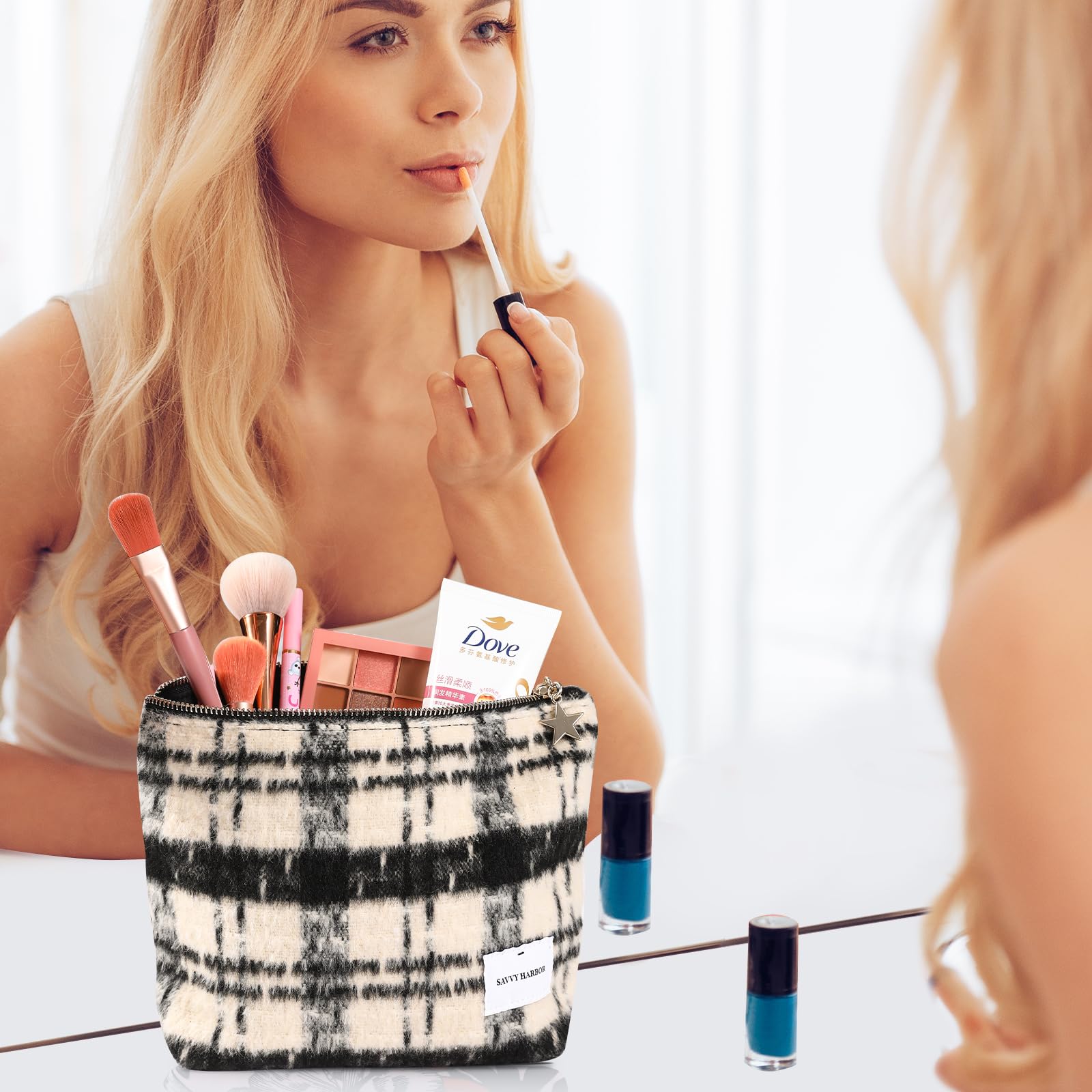 Elegant Beige Checkered Makeup Bag with Zipper - Roomy Travel Cosmetic Organizer & Toiletry Pouch for Women | Perfect Gift for Travel, Gym, and Daily Beauty Storage