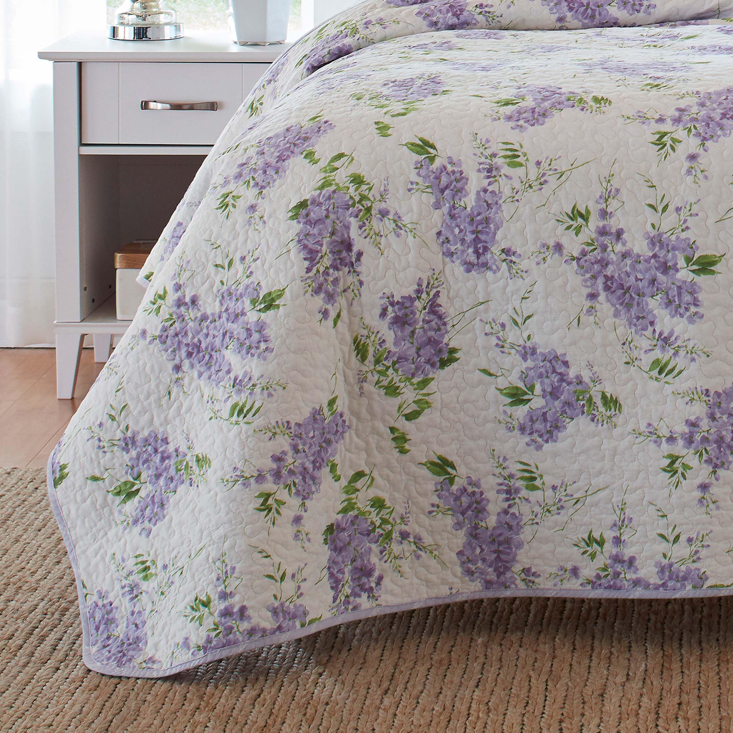 Laura Ashley Queen Quilt Set - Reversible 100% Cotton Bedding with Matching Shams | Lightweight All-Season Comforter | Keighley Lilac Floral Design | Perfect for Master Bedroom, Guest Room & Cozy Home Decor