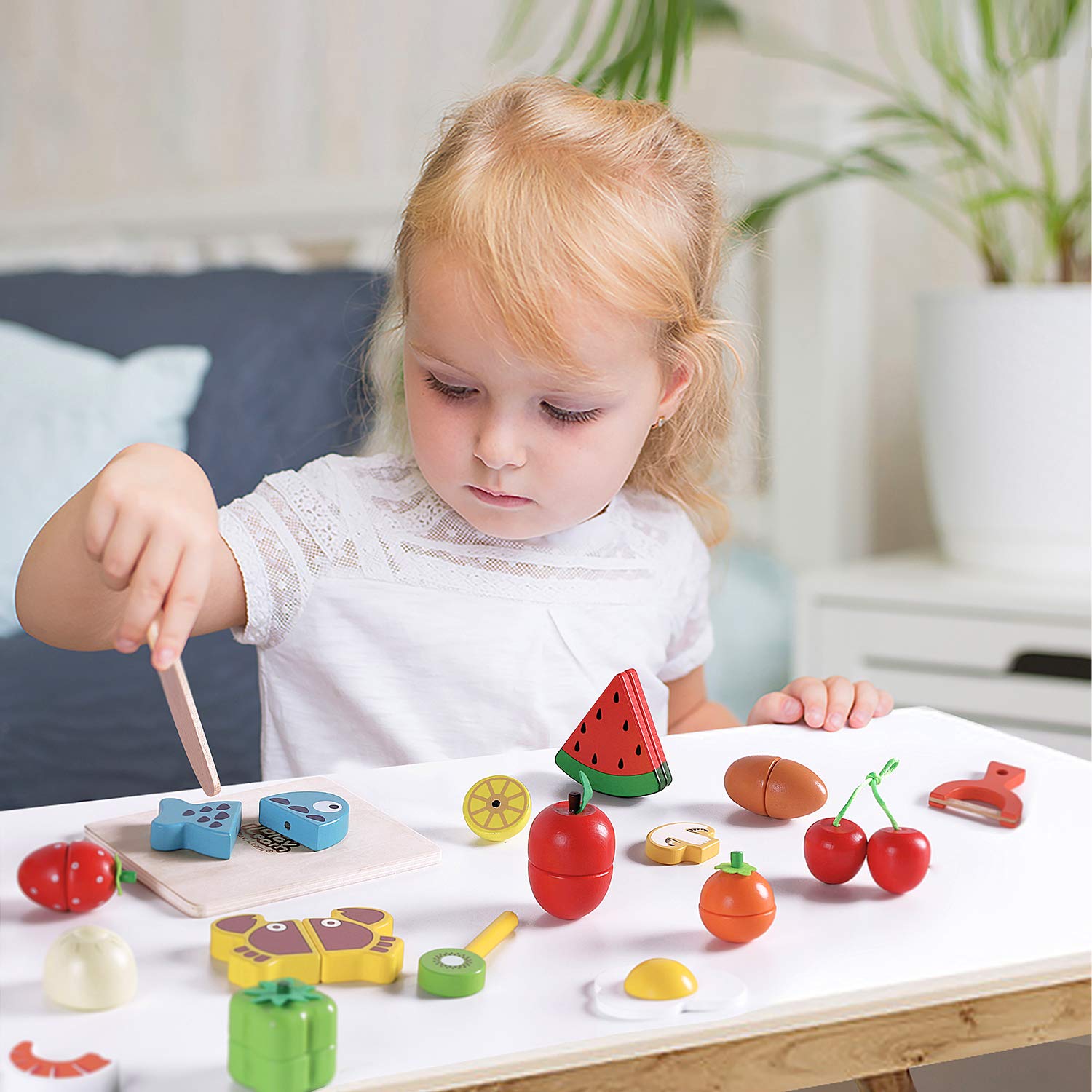 iPlay iLearn Wooden Pretend Play Food Set - Magnetic Cutting Vegetables & Fruits Toy with Chopping Board - Educational Kitchen Playset for Kids Ages 3-6 - Perfect Gift for Toddlers Boys & Girls - Great for Early Learning & Imaginative Play