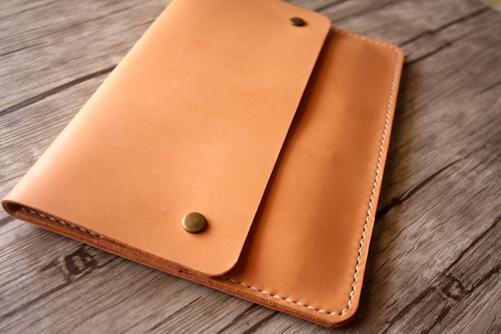 Custom Engraved Leather Kindle Paperwhite Case Cover - Premium Protective Sleeve for Reading, Travel & Daily Commute