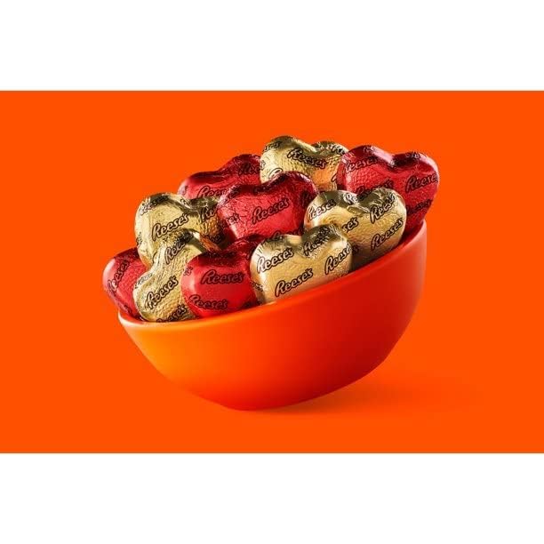 Reese's Milk Chocolate Hearts 27-Piece Gift Box - Red & Gold Foil Wrapped Peanut Butter Chocolates for Mother's Day, Valentine's Day Gifts & Romantic Occasions
