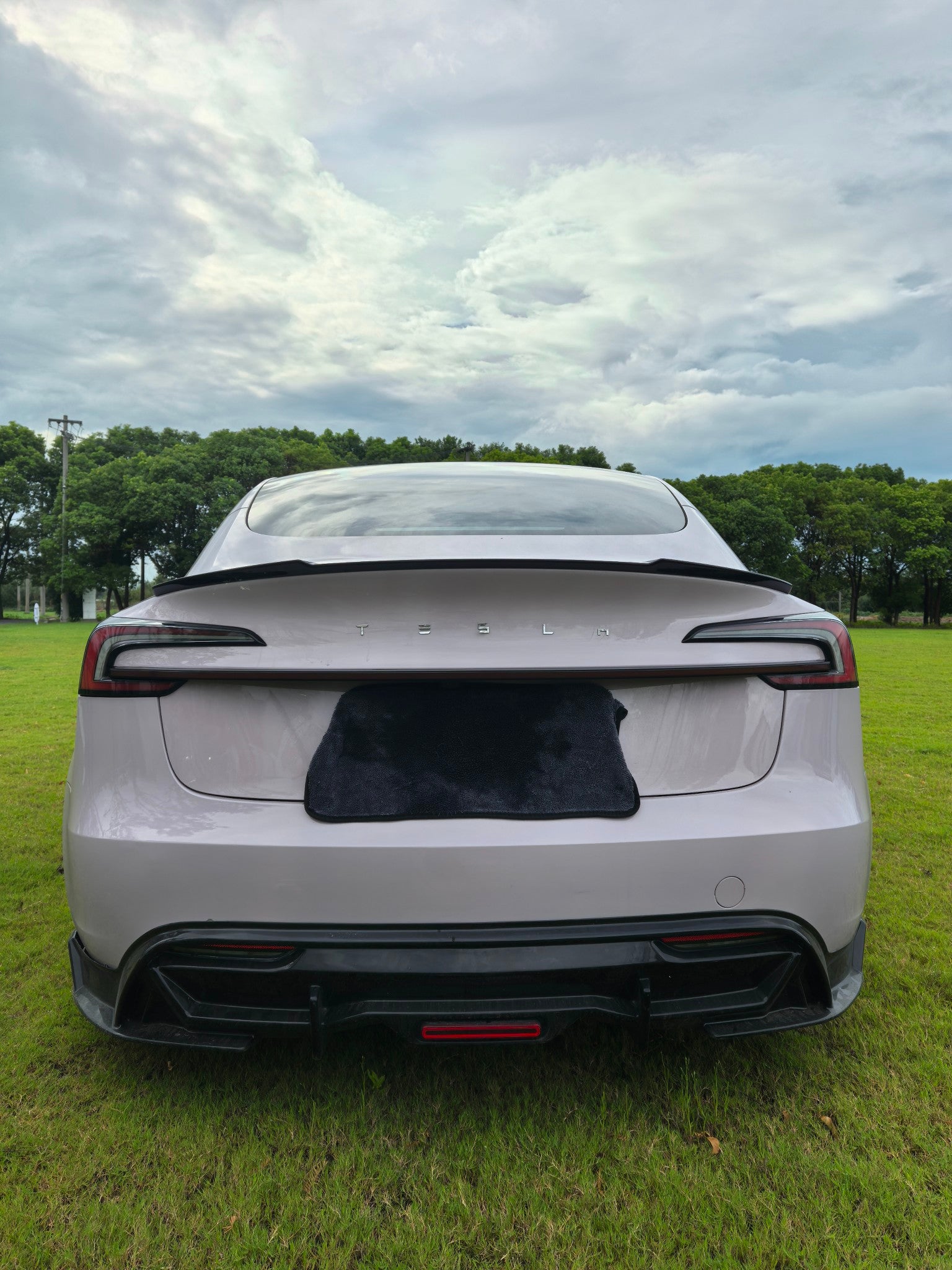 24+ Tesla Model 3 Full Width LED Knight Rider Tailgate Strip Tail Light Bar - Upgrade Your Car's Style & Visibility for Night Driving & Custom Looks