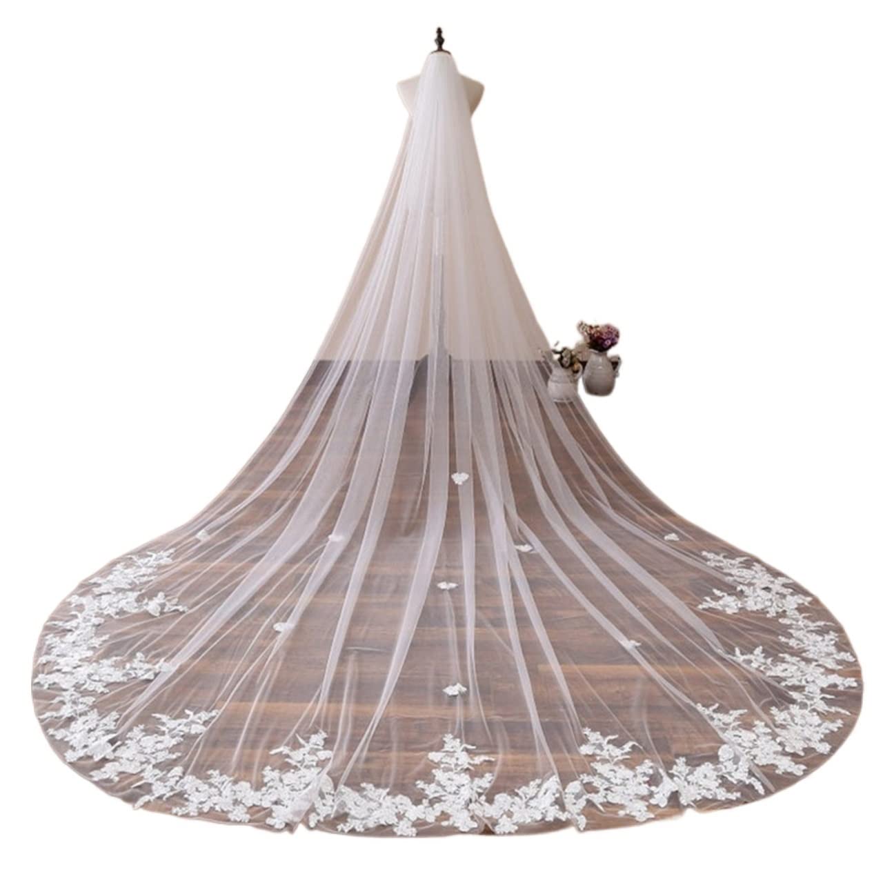 Vintage Lace Wedding Veil - Cathedral Length 400cm Bridal Veil with Floral Lace Trim, Romantic Soft Chapel Veil for Bride (White) | Perfect for Traditional Weddings, Vintage Theme Ceremonies & Bridal Photography