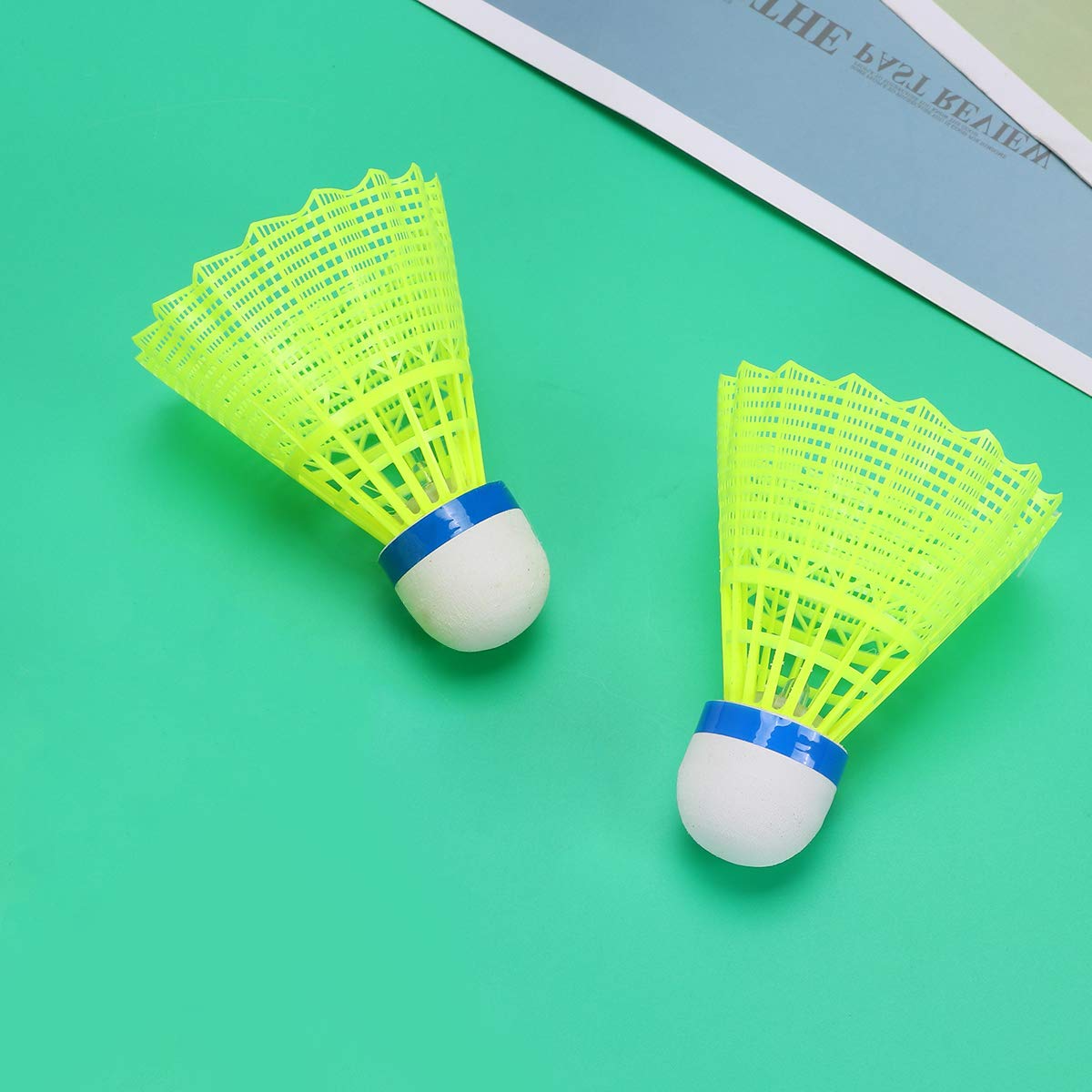 BESPORTBLE 8-Pack LED Glow in the Dark Badminton Shuttlecocks - Night Light Up Shuttlecocks for Outdoor/Indoor Play, School Sports & Fun Night Games