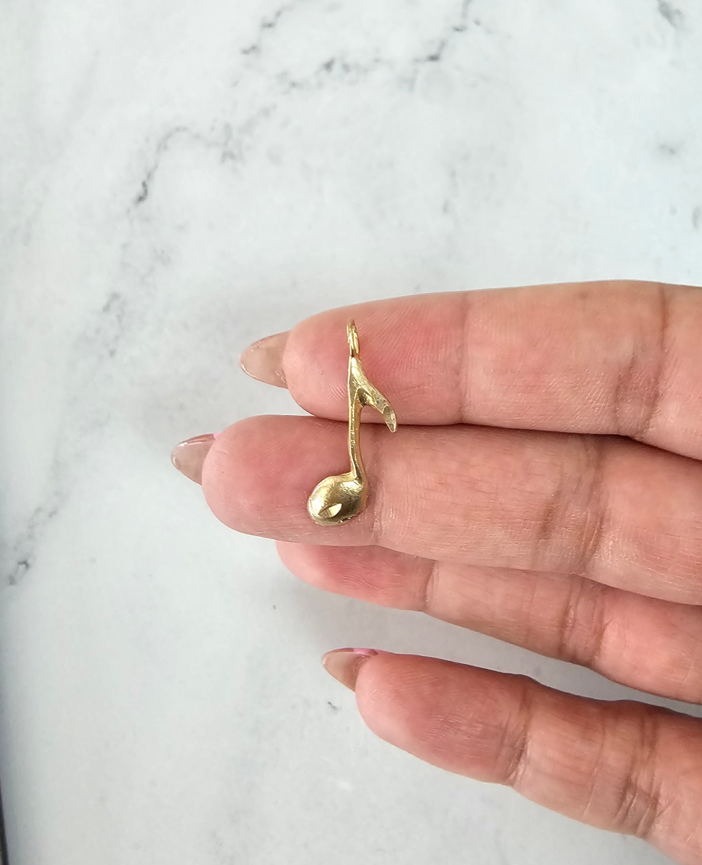 10k Yellow Gold Vintage Music Note Pendant with Diamond Cuts - Elegant Jewelry Gift for Women, Perfect for Anniversaries, Birthdays & Special Occasions
