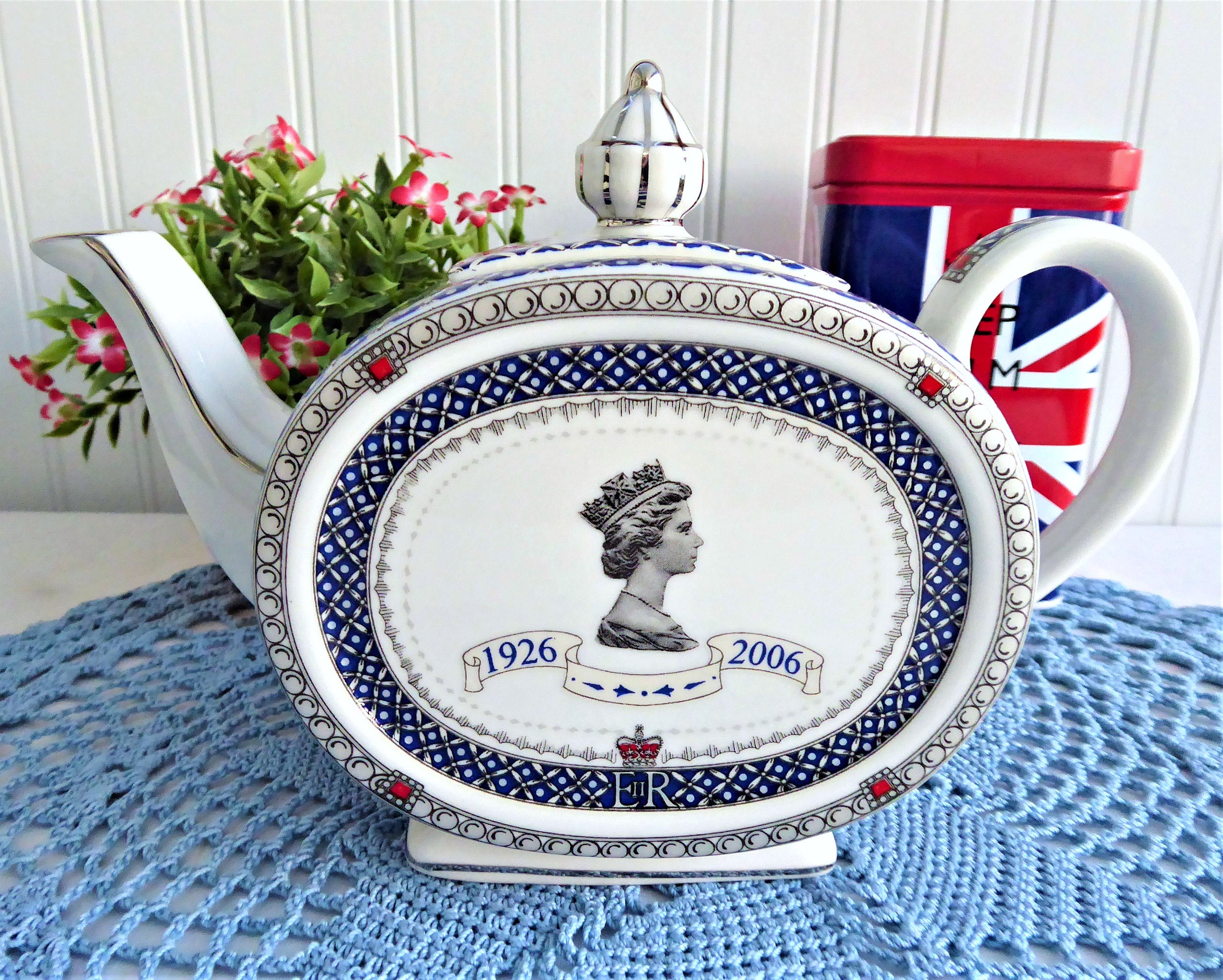 Sadler Teapot Queen Elizabeth 80th Birthday Commemorative 2006 Limited Edition - Blue, White & Platinum Gift Box - Perfect for Royal Collectors & Tea Lovers