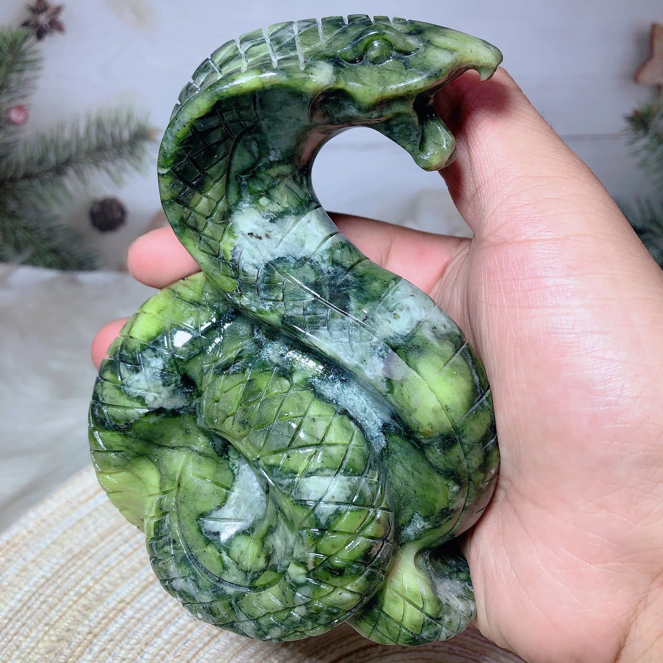 Premium Natural Green Jasper Snake Carved Crystal - Healing Stone for Home & Office Decor, Spiritual Gift, Feng Shui Room Accent | Perfect for Meditation Spaces, Yoga Studios & Unique Gift Giving