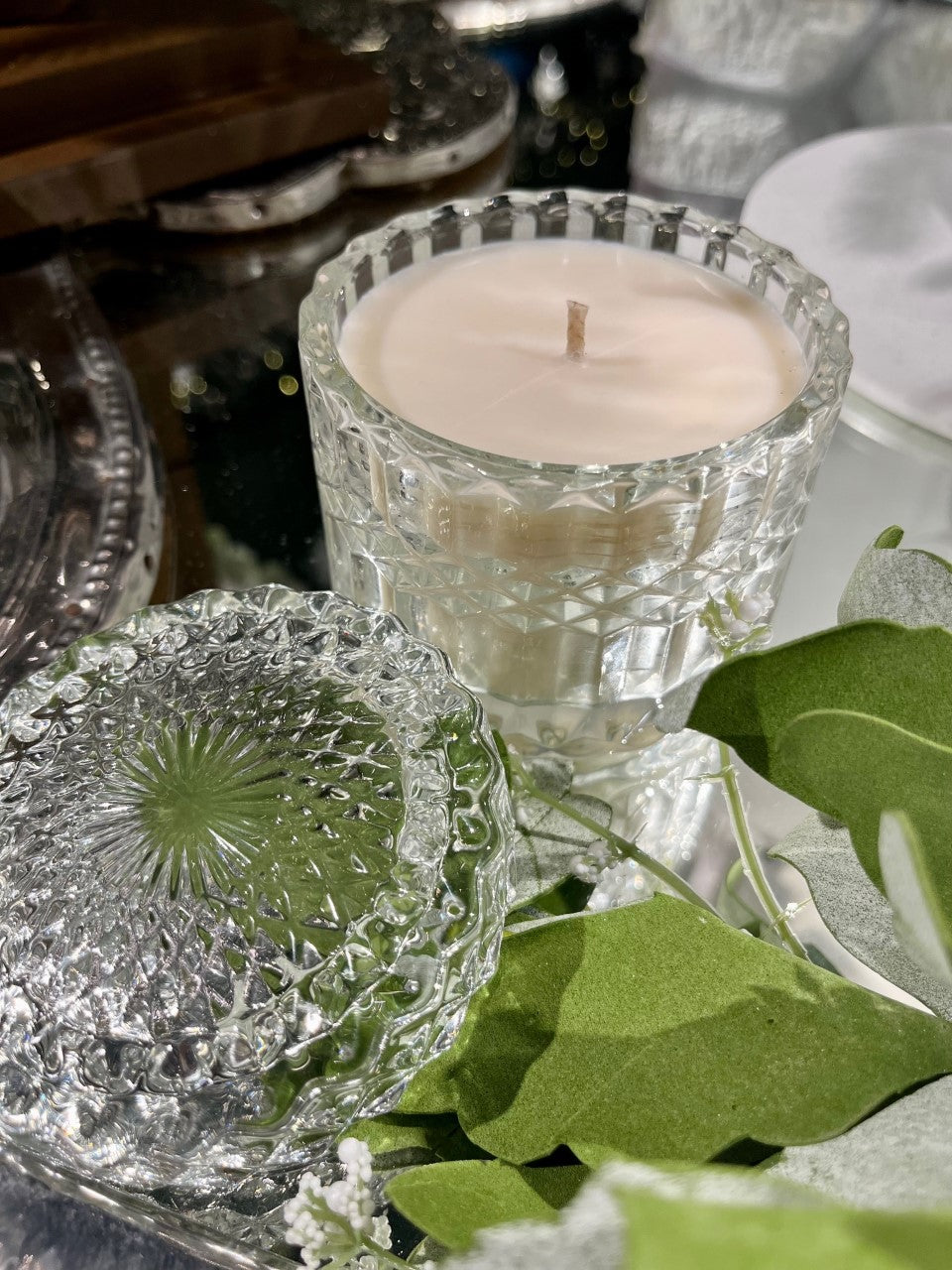 Premium Heirloom Aroma Luxury Scented Candle - Handmade Soy Wax Candle with Long Lasting Fragrance - Perfect for Home Decor, Relaxation, Romantic Gifts & Spa Ambiance