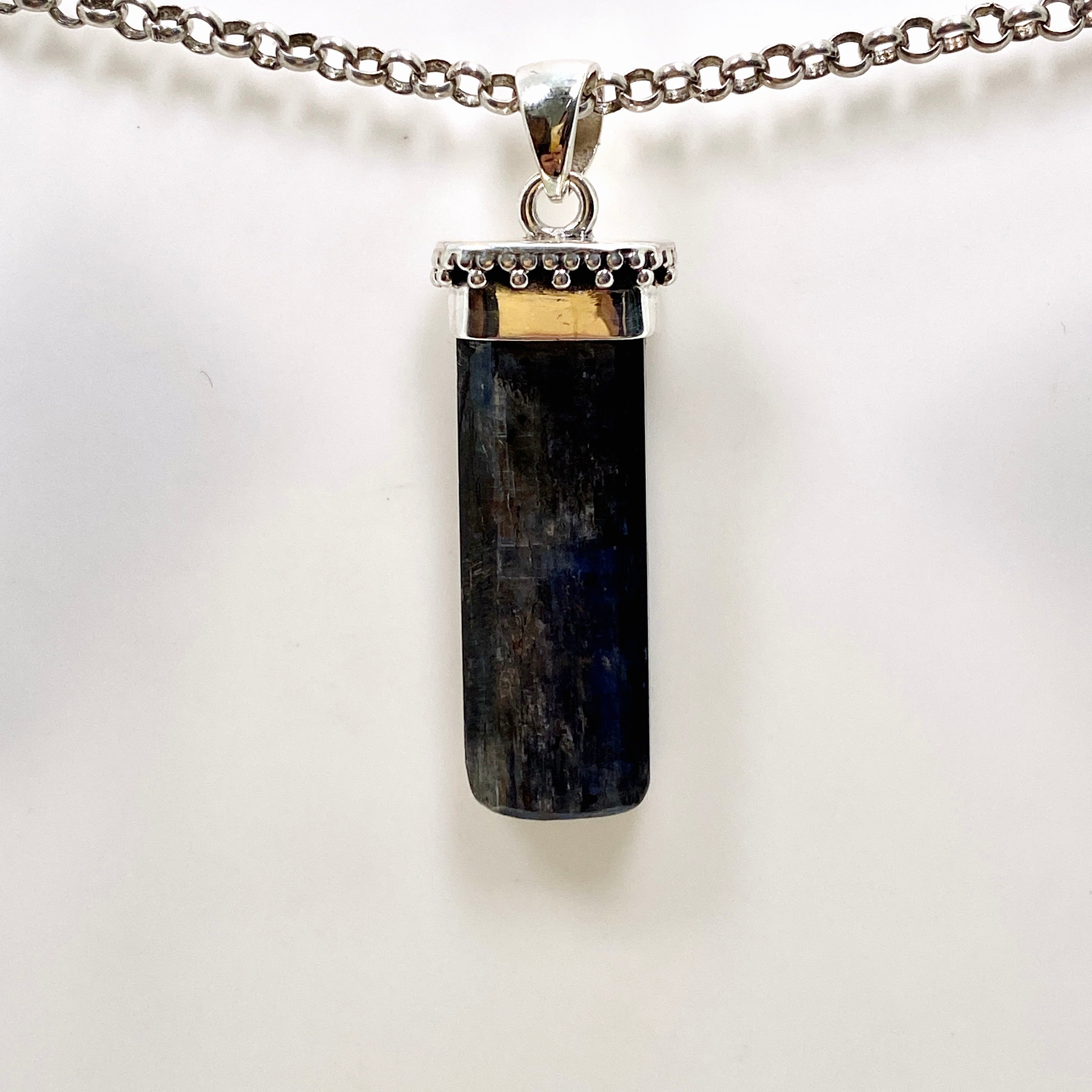 Blue Kyanite Crystal Pendant Necklace - Natural Healing Stone Jewelry KPGJ4621 for Meditation, Energy Balancing & Spiritual Protection