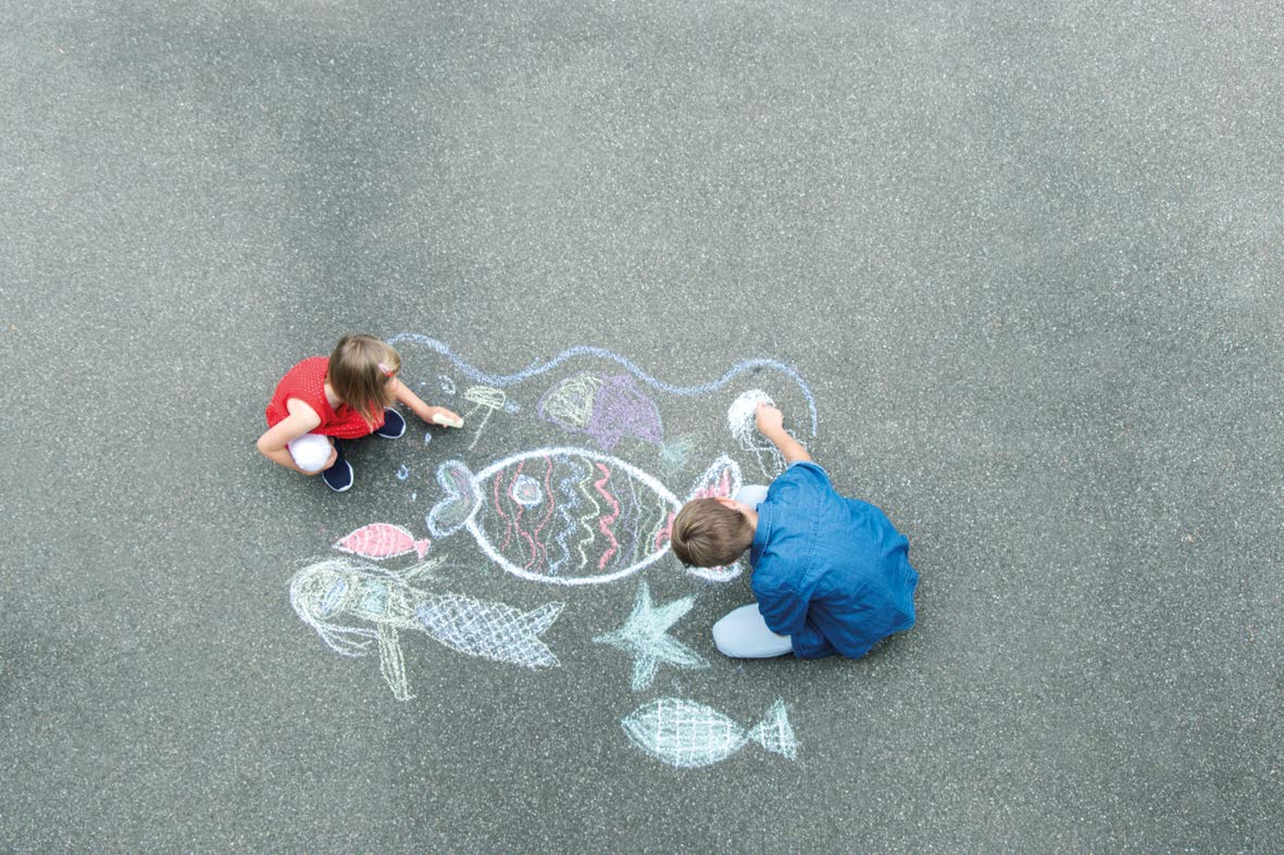 Rayher 34466000 DIY Street Chalk Kit - 4 Molds & Chalk Casting Powder for Kids Outdoor Art, Sidewalk Drawing, and Creative Play