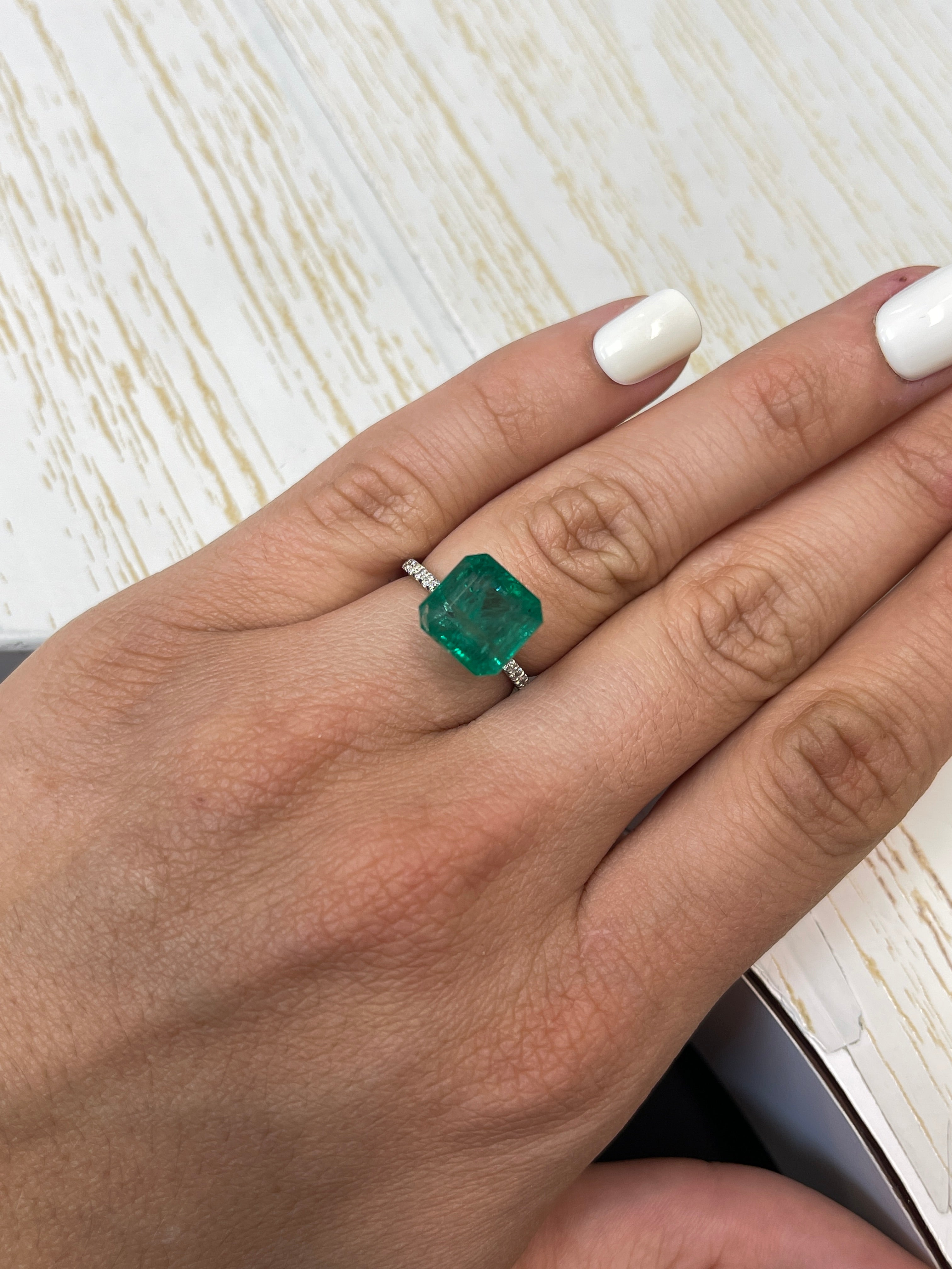 6.68 Carat Vivid Green Natural Zambian Emerald - 10.6x10.3mm Loose Gemstone for Jewelry Making, Engagement Rings & Luxury Gifts