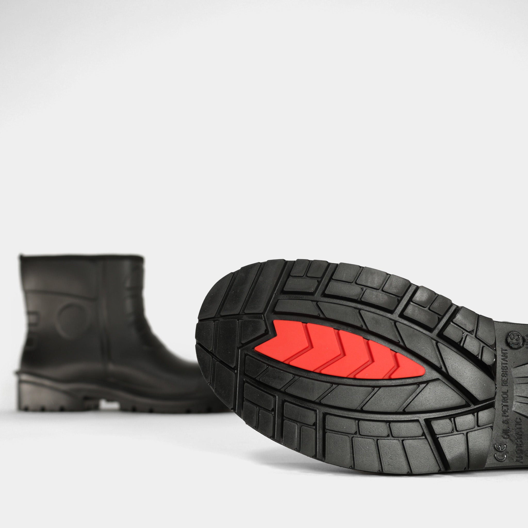 Pace Short Safety Boots - Lightweight Work Boots for Men & Women with Slip-Resistant Sole - Ideal for Construction, Warehouse & Outdoor Work