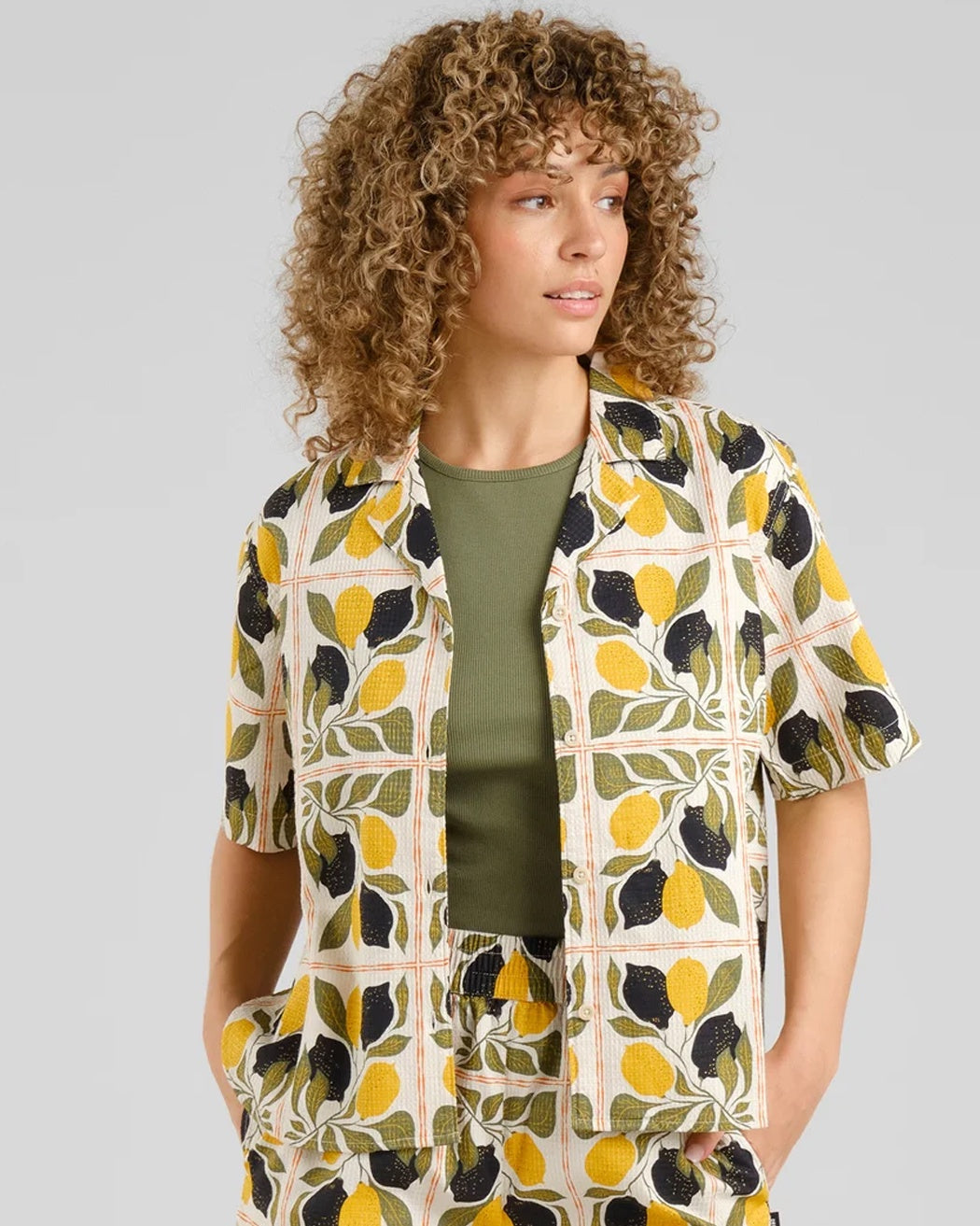 Premium Lemon Print T-Shirt - 100% Cotton Casual Tee for Men & Women - Perfect for Summer Outfits, Beach Vacations, and Citrus-Themed Parties