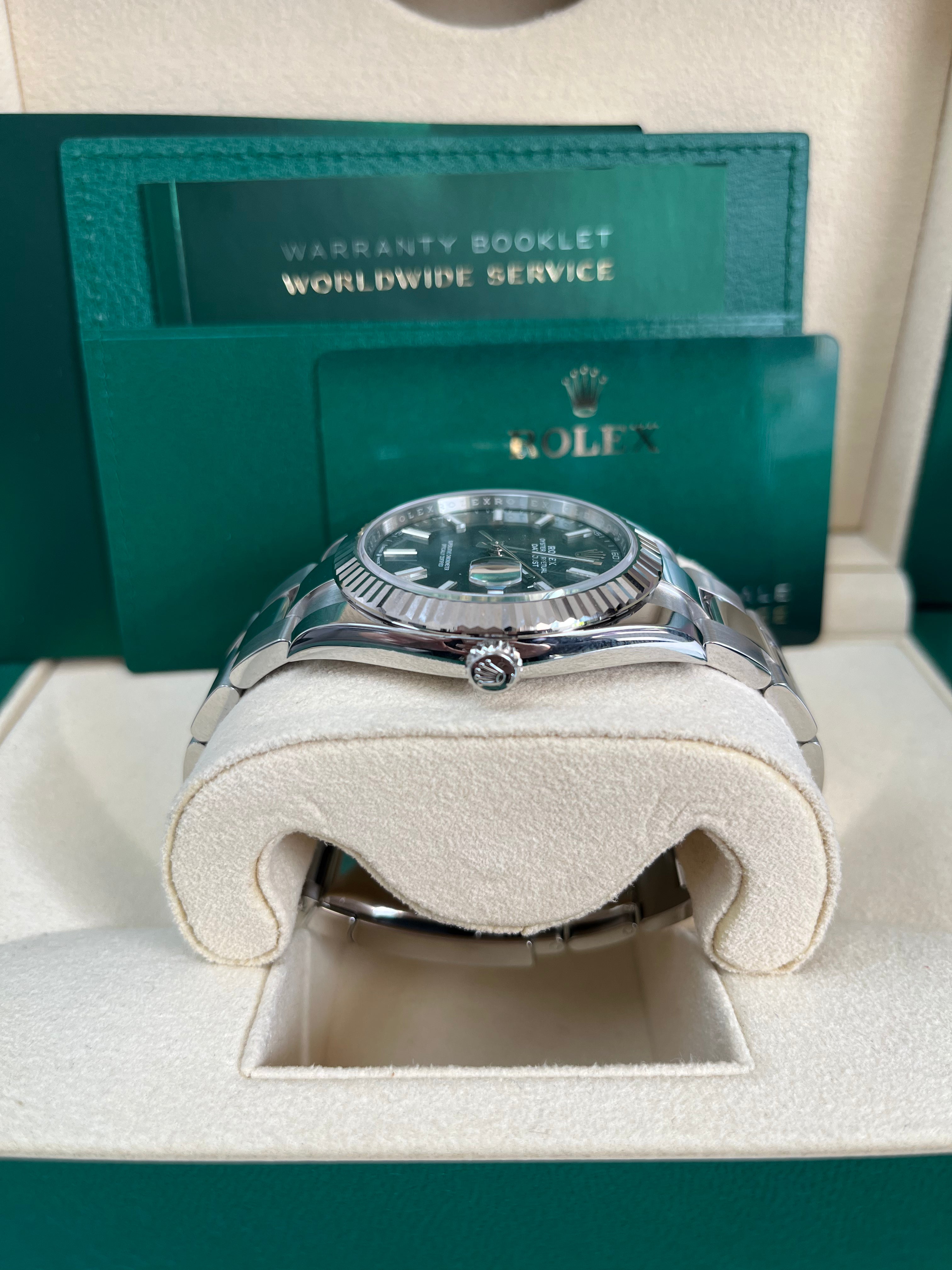 Rolex Datejust 41mm Oystersteel Watch with Mint Green Dial & Fluted Bezel - Ref.126334 | Luxury Men's Dress Watch for Business & Formal Occasions