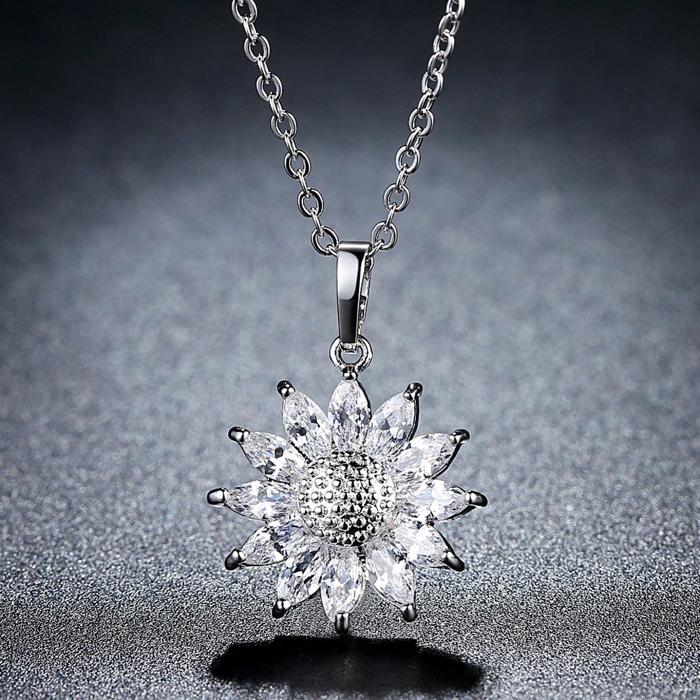 18K Rose Gold Plated Cubic Zirconia Snowflake Pendant Necklace for Women - Elegant CZ Jewelry Fashion Necklaces, 18