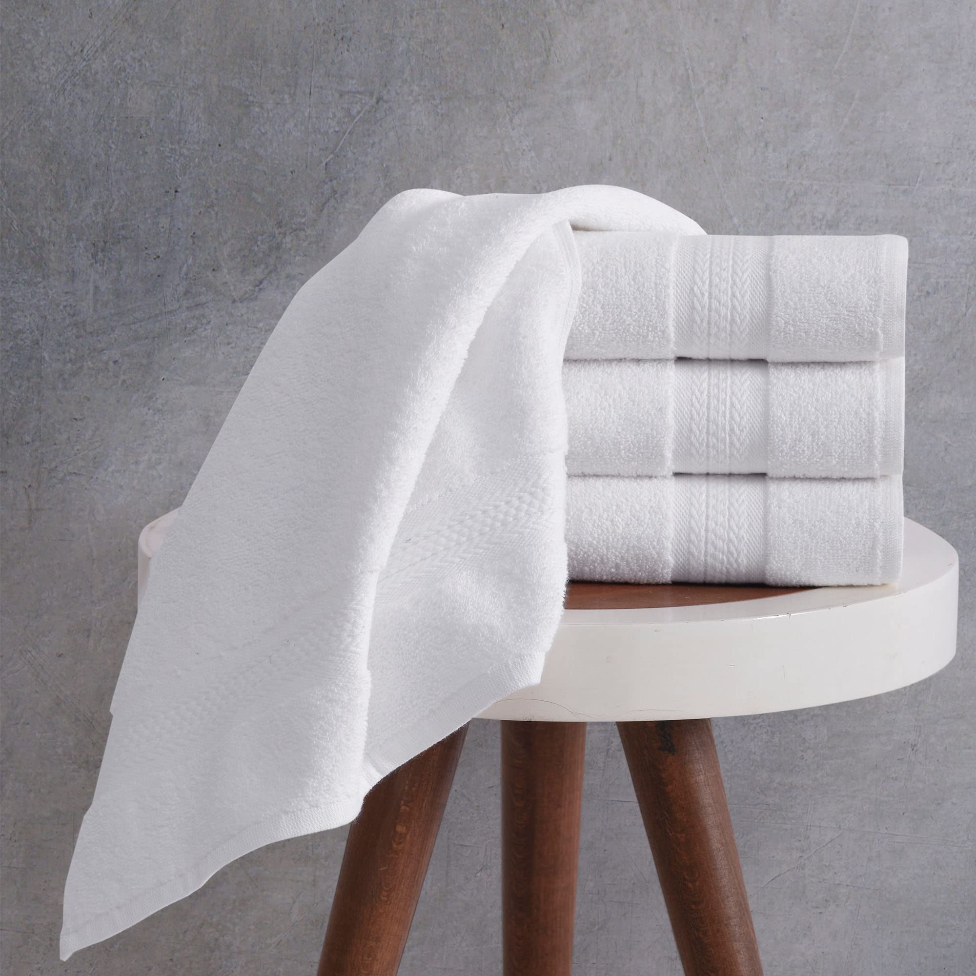 REGAL RUBY Quick-Dry 4-Piece White Bath Towel Set - 100% Premium Turkish Cotton, Super Absorbent & Soft - Hand Towels for Bathroom, Guest, Pool, Gym, Camping, Travel & College Dorm - Perfect for Spa, Beach & Everyday Use