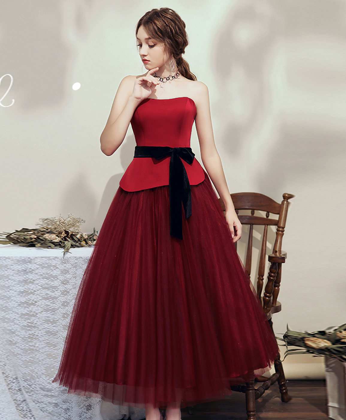 Elegant Burgundy Tulle Tea-Length Prom Dress for Bridesmaids - Perfect for Homecoming, Weddings & Formal Events