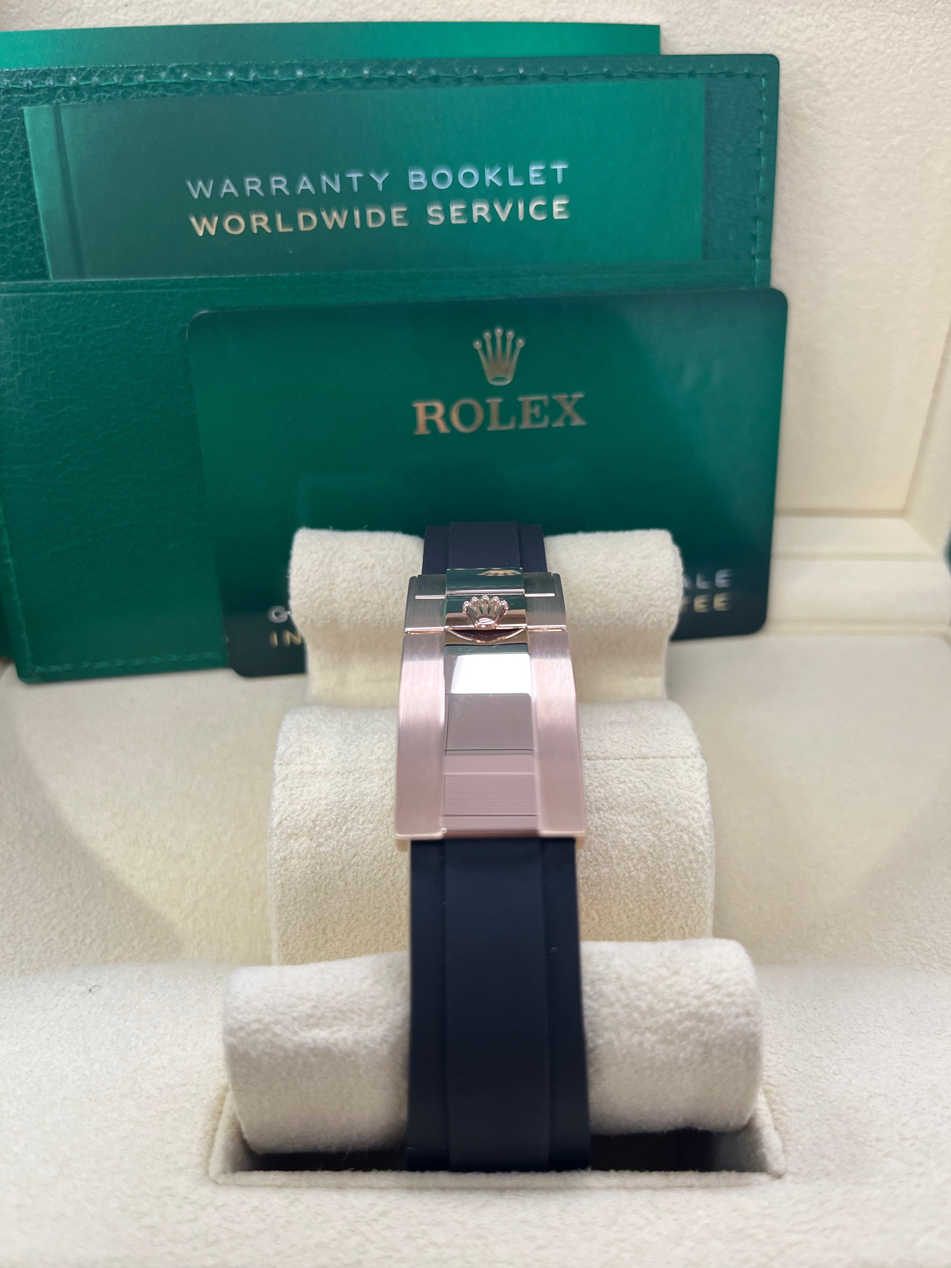 Rolex Daytona 40mm Everose Gold Cosmograph Watch - Meteorite Black Dial, Oysterflex Bracelet 116515LN | Luxury Men's Chronograph for Business & Special Occasions
