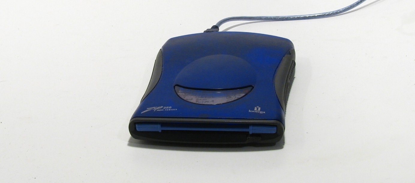 Iomega Zip 250MB USB External Hard Drive for PC & Mac - Portable Storage for Backup, File Transfer, and Data Sharing