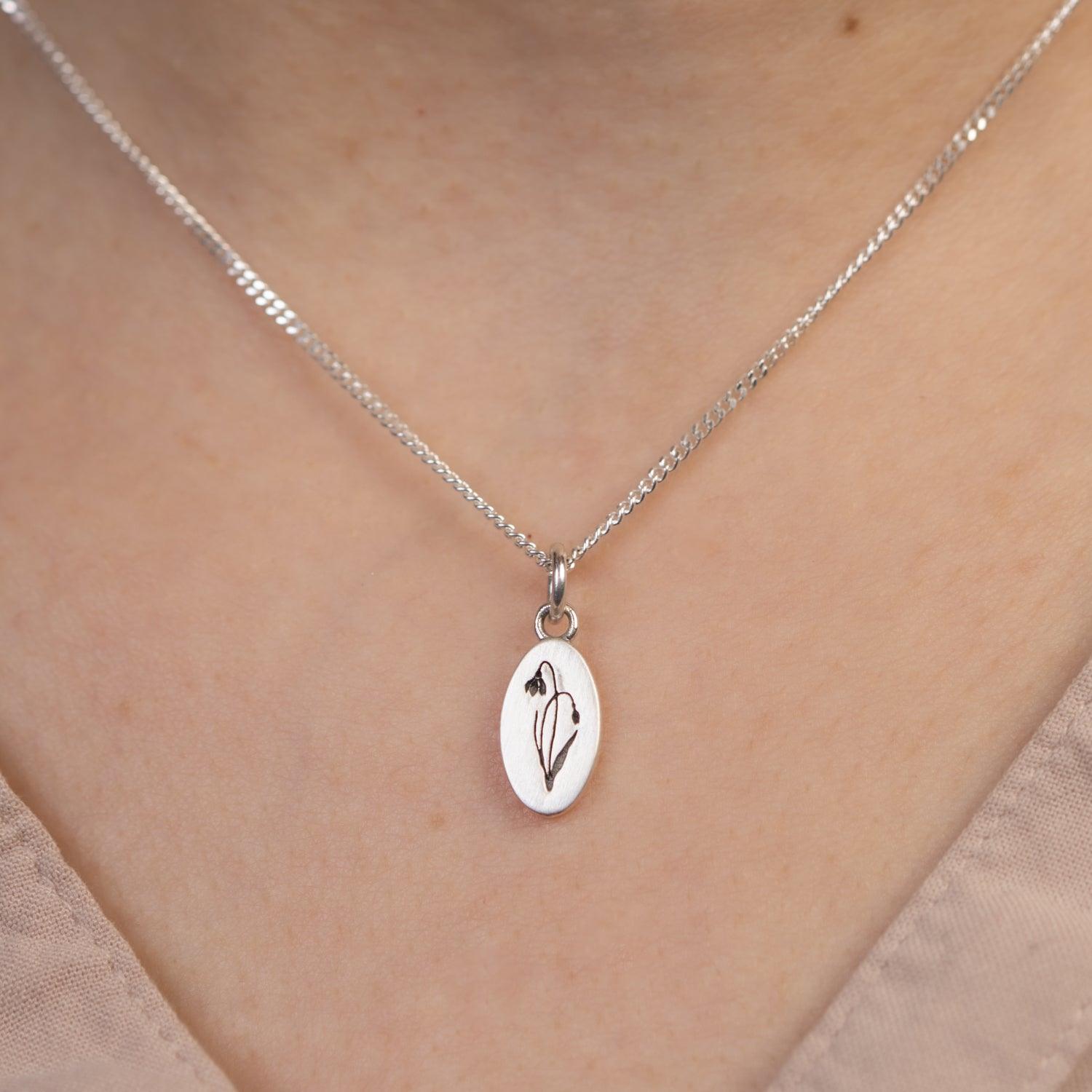 Birth Flower Pendants - Personalized Floral Necklace for Women - Meaningful Gift for Mom, Daughter, Sister - Perfect for Birthdays, Anniversaries & Special Occasions