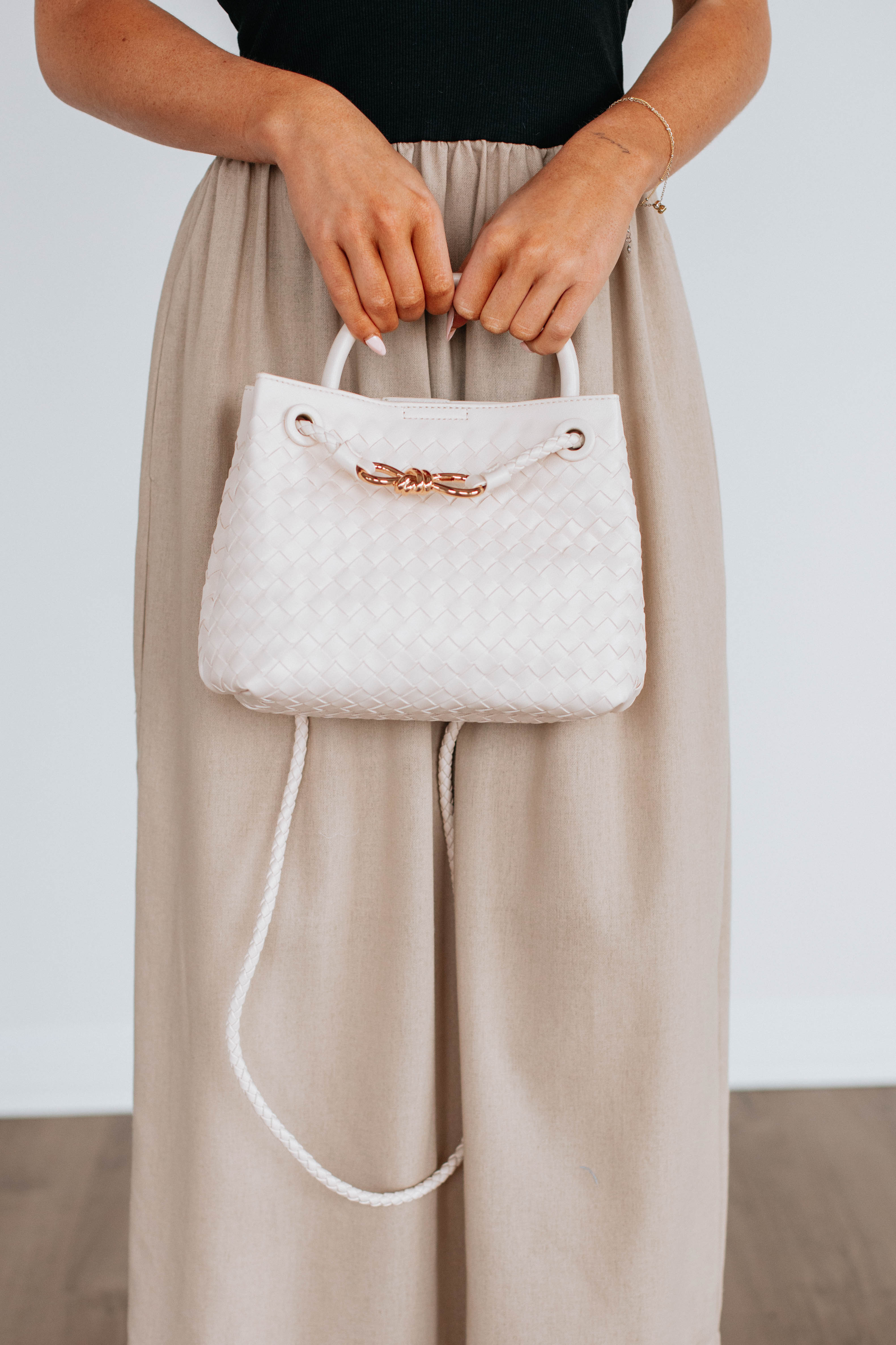 Lenore Woven Crossbody Bag for Women - Stylish Handmade Leather Purse with Adjustable Strap - Perfect for Travel, Shopping & Everyday Use