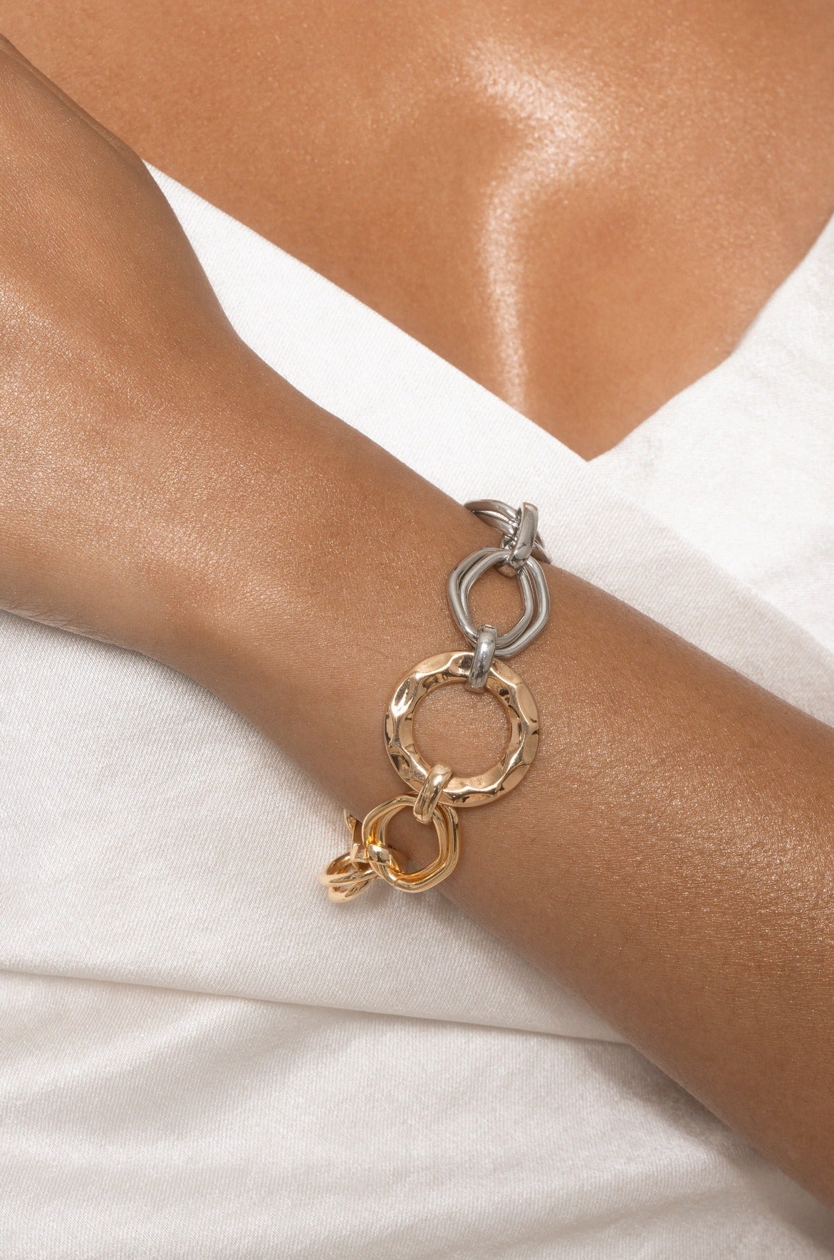 Stylish Mixed Metal Chain Link Bracelet for Women - Gold & Silver Layered Cuff Bangle - Perfect for Casual Wear, Office & Evening Outfits