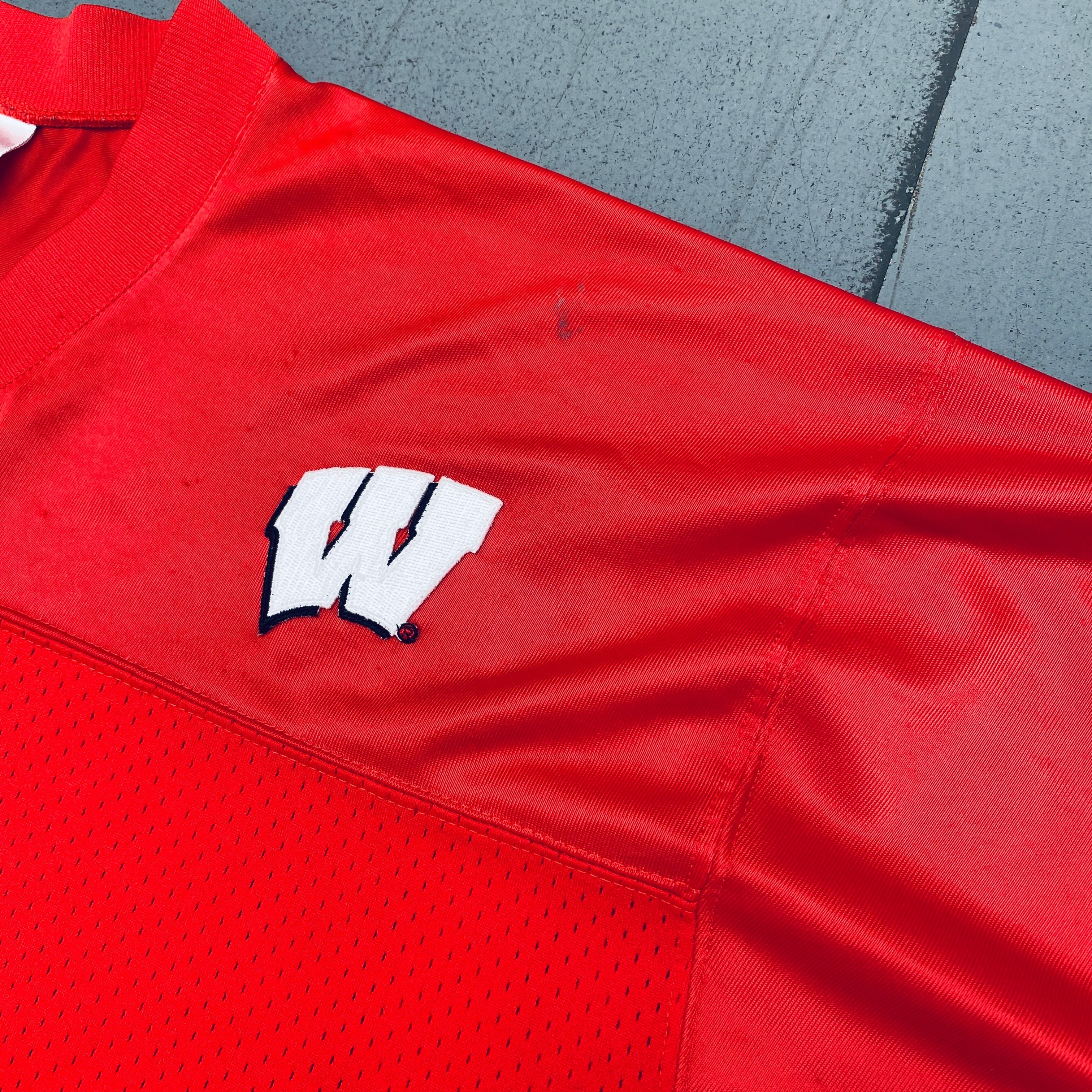 Adidas Wisconsin Badgers #5 Brooks Bollinger Jersey XL - Official College Football Fan Gear for Game Day & Tailgating