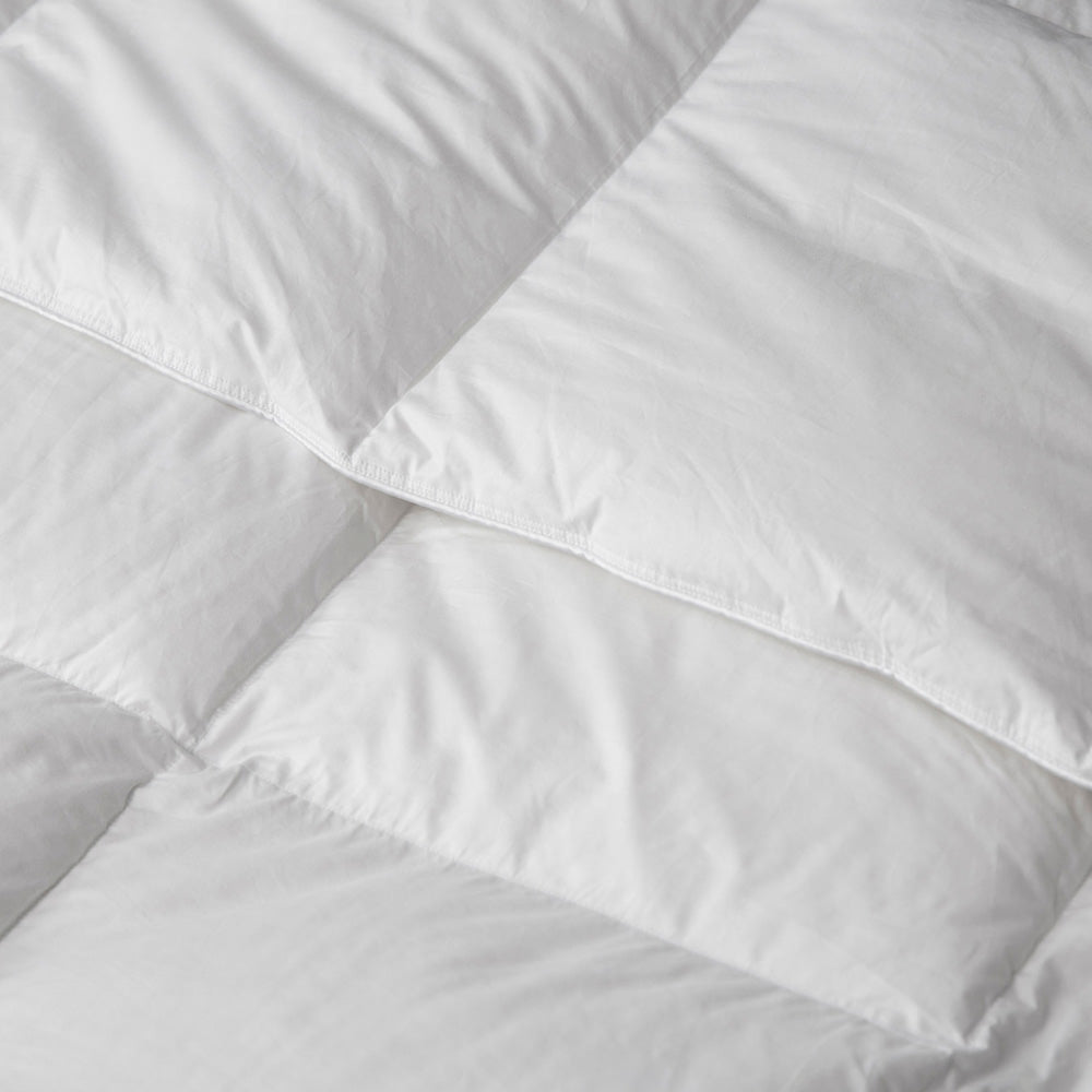 Premium 50/50 Duck Down & Feather Quilt - All-Season Luxury Bedding for Single Bed | Soft & Warm Comfort for Cozy Nights, Guest Rooms & Dorm Essentials