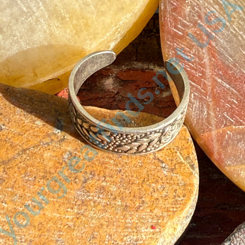 Sterling Silver Adjustable Toe Ring with Raised Floral Design - Perfect for Beach, Summer & Boho Fashion
