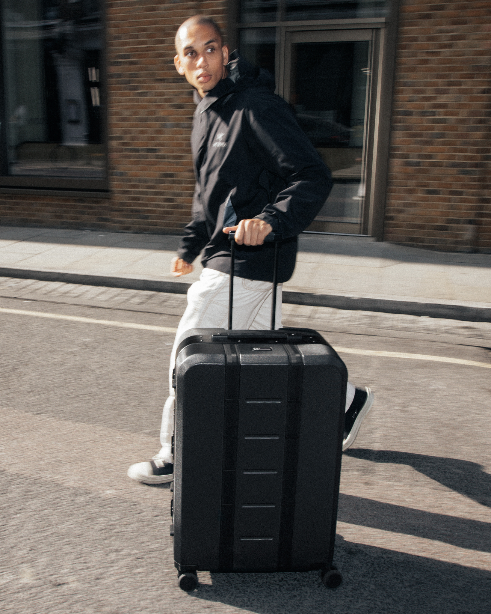 DB Journey Ramverk Pro Large Check-in Luggage - Spinner Suitcase with TSA Lock for Business Travel & Family Vacations | Durable Expandable Luggage for International Flights